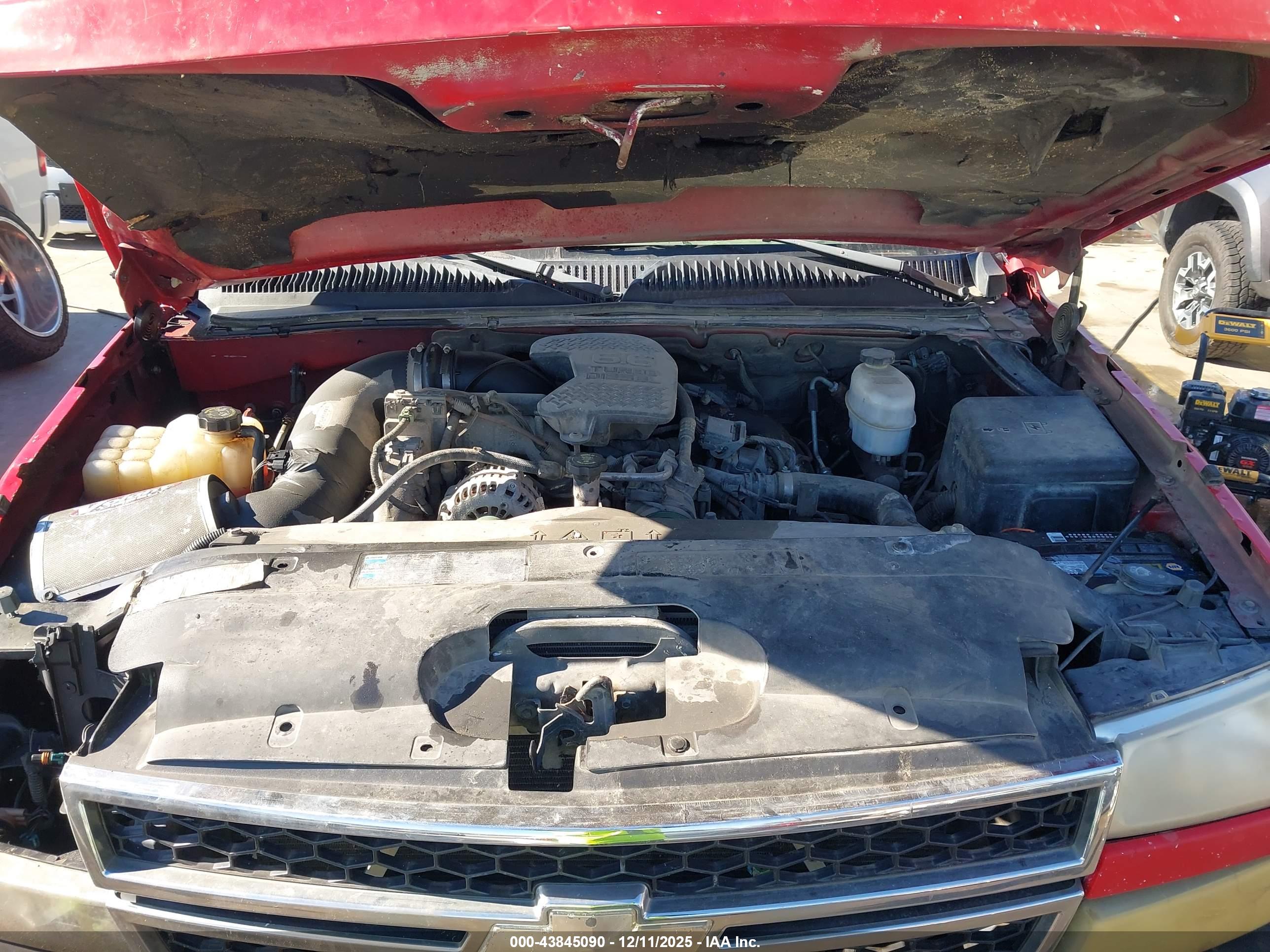 CHEVROLET SILVERADO image 10