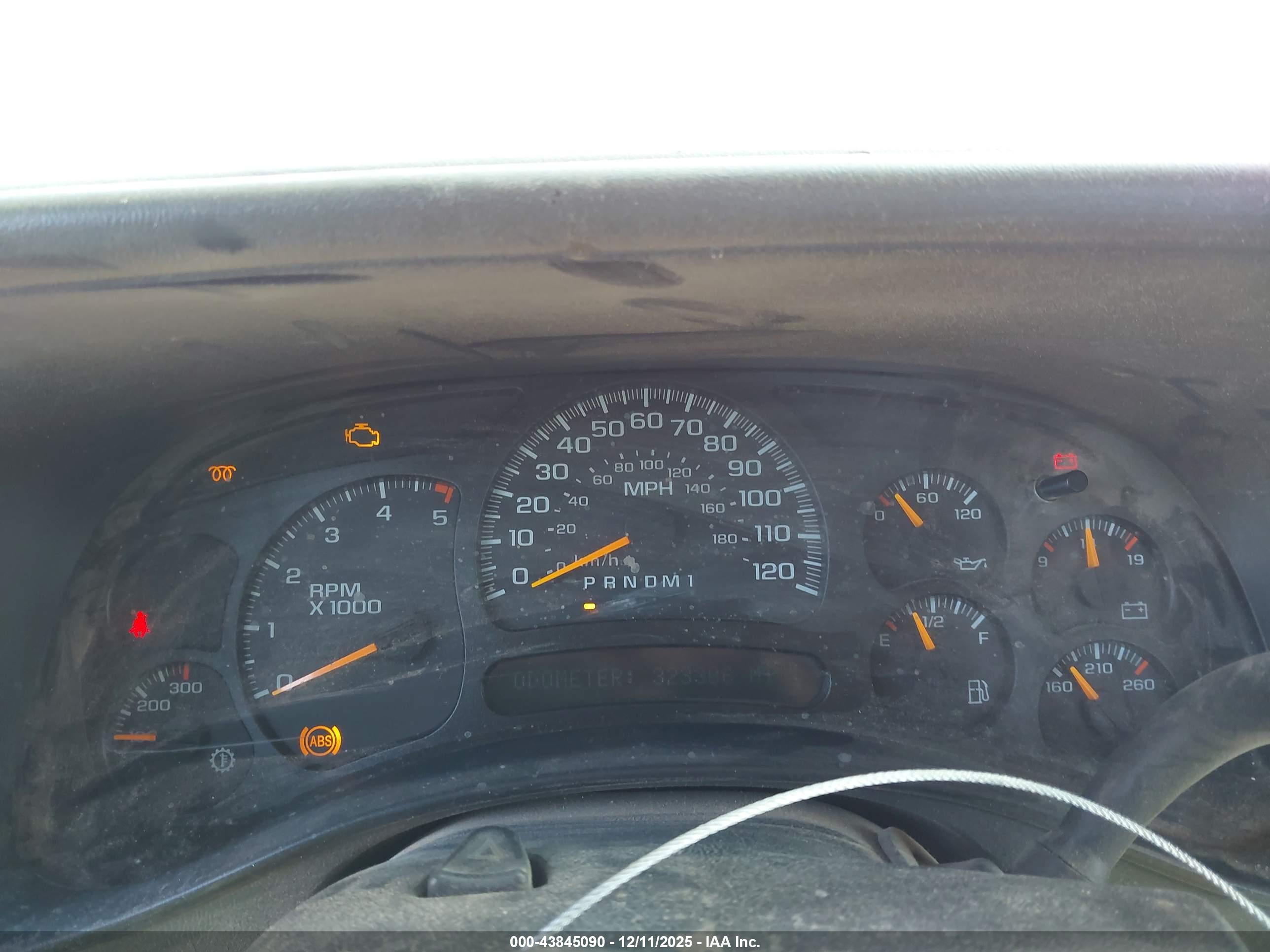 CHEVROLET SILVERADO image 6