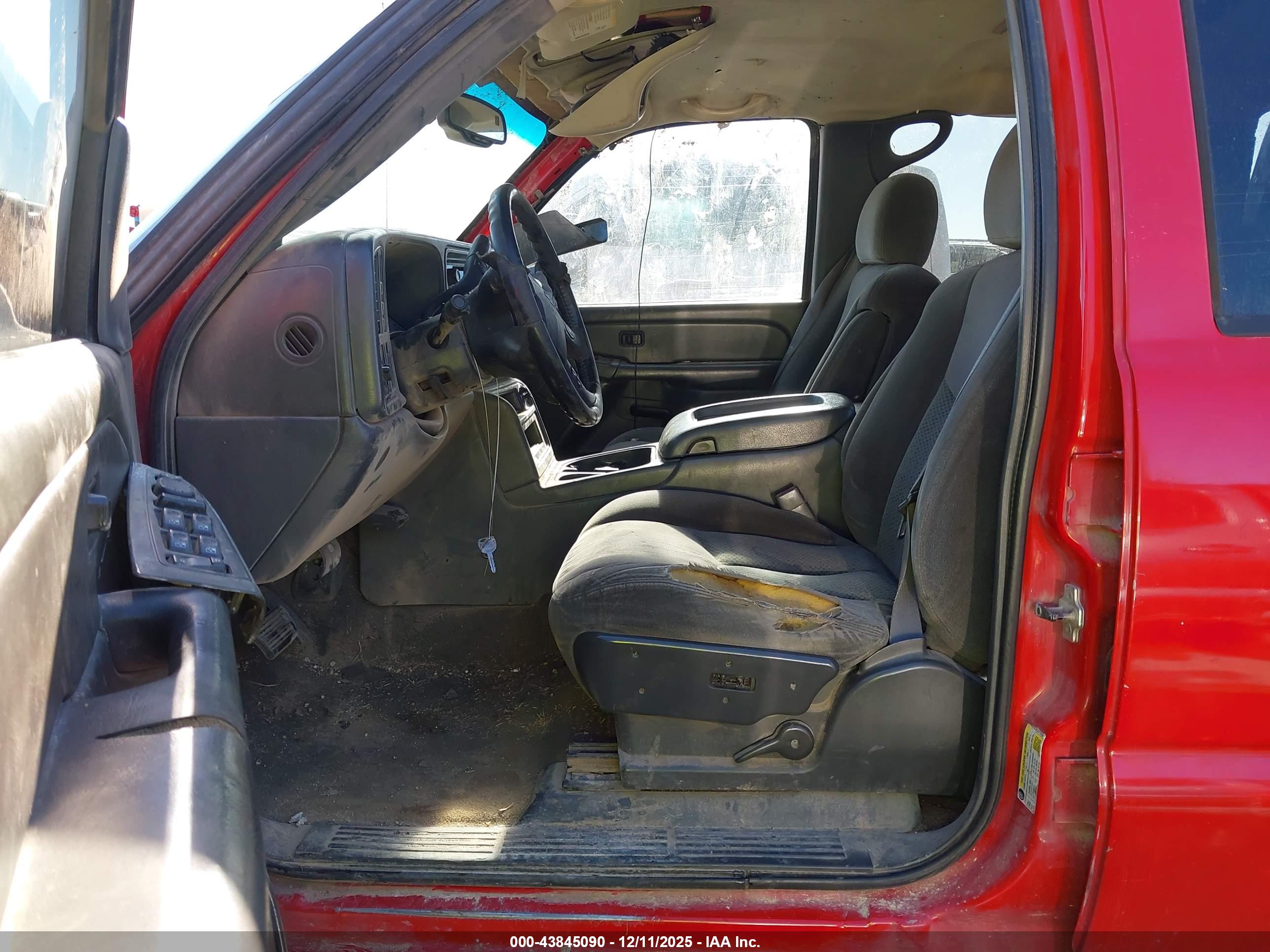 CHEVROLET SILVERADO image 7