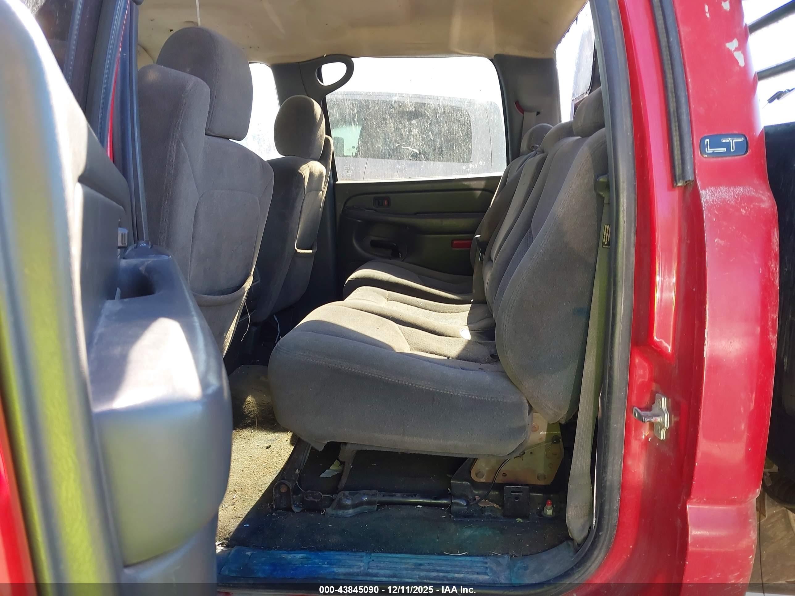 CHEVROLET SILVERADO image 8