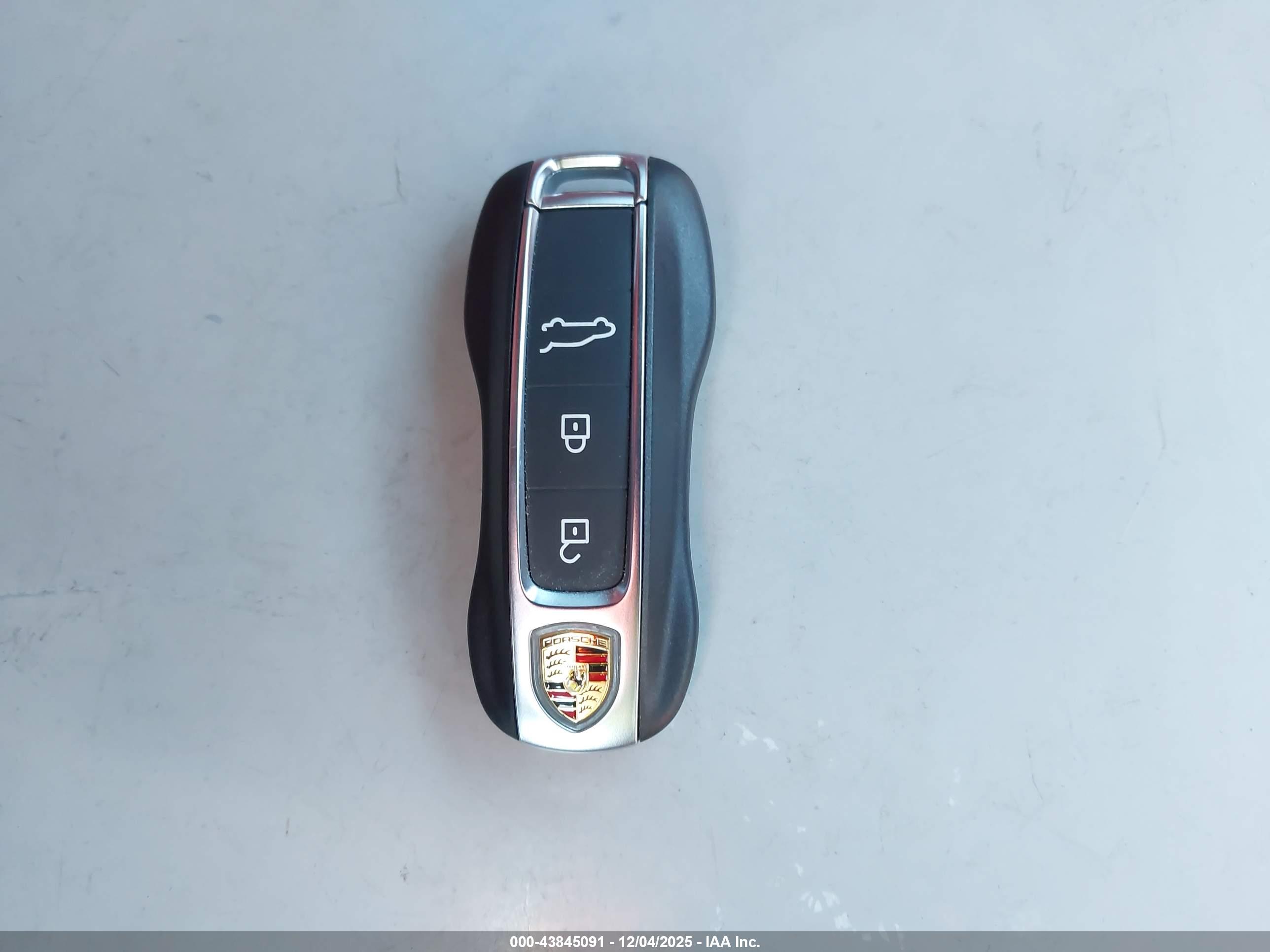 PORSCHE CAYENNE image 11