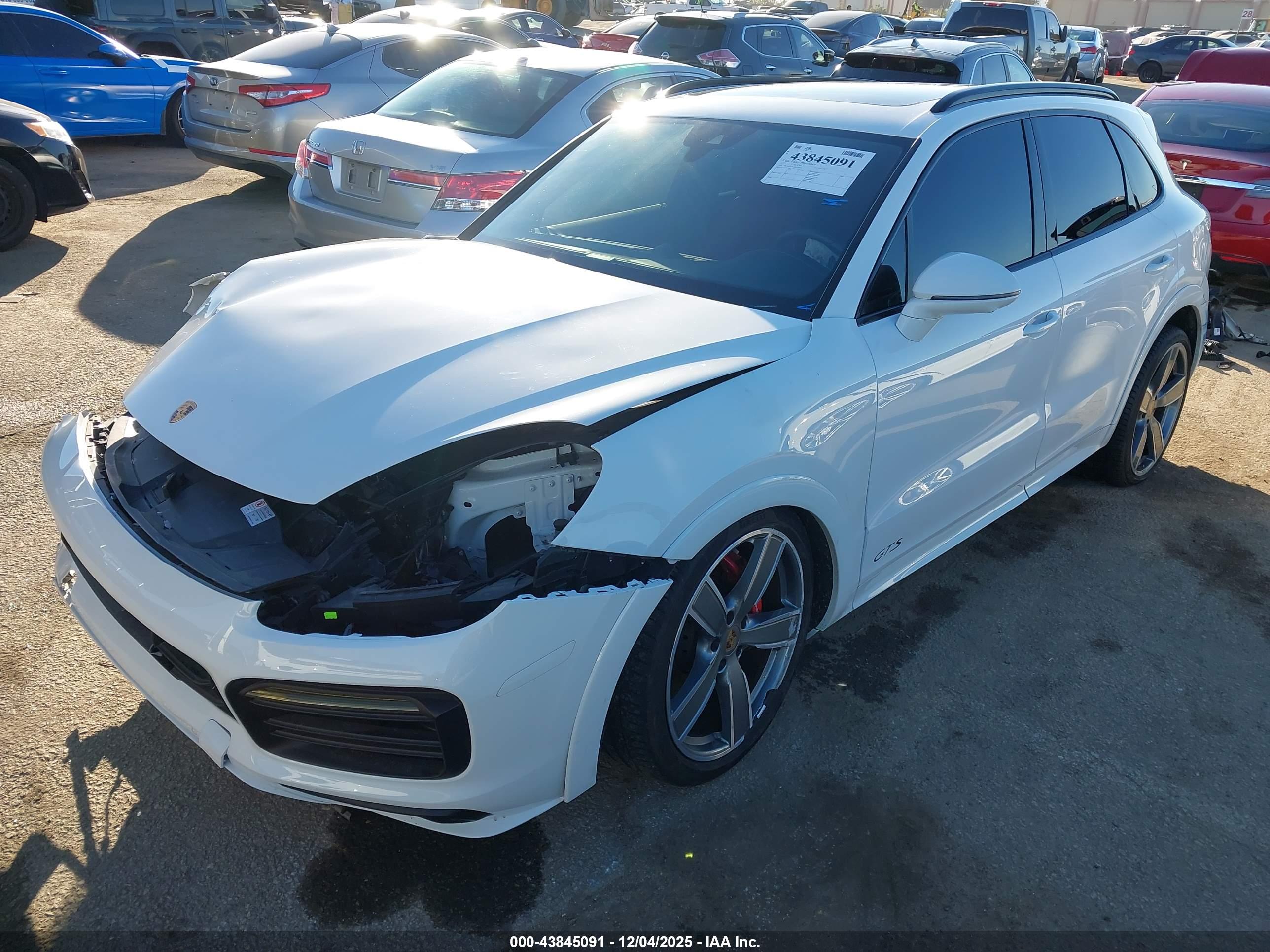 PORSCHE CAYENNE image 2