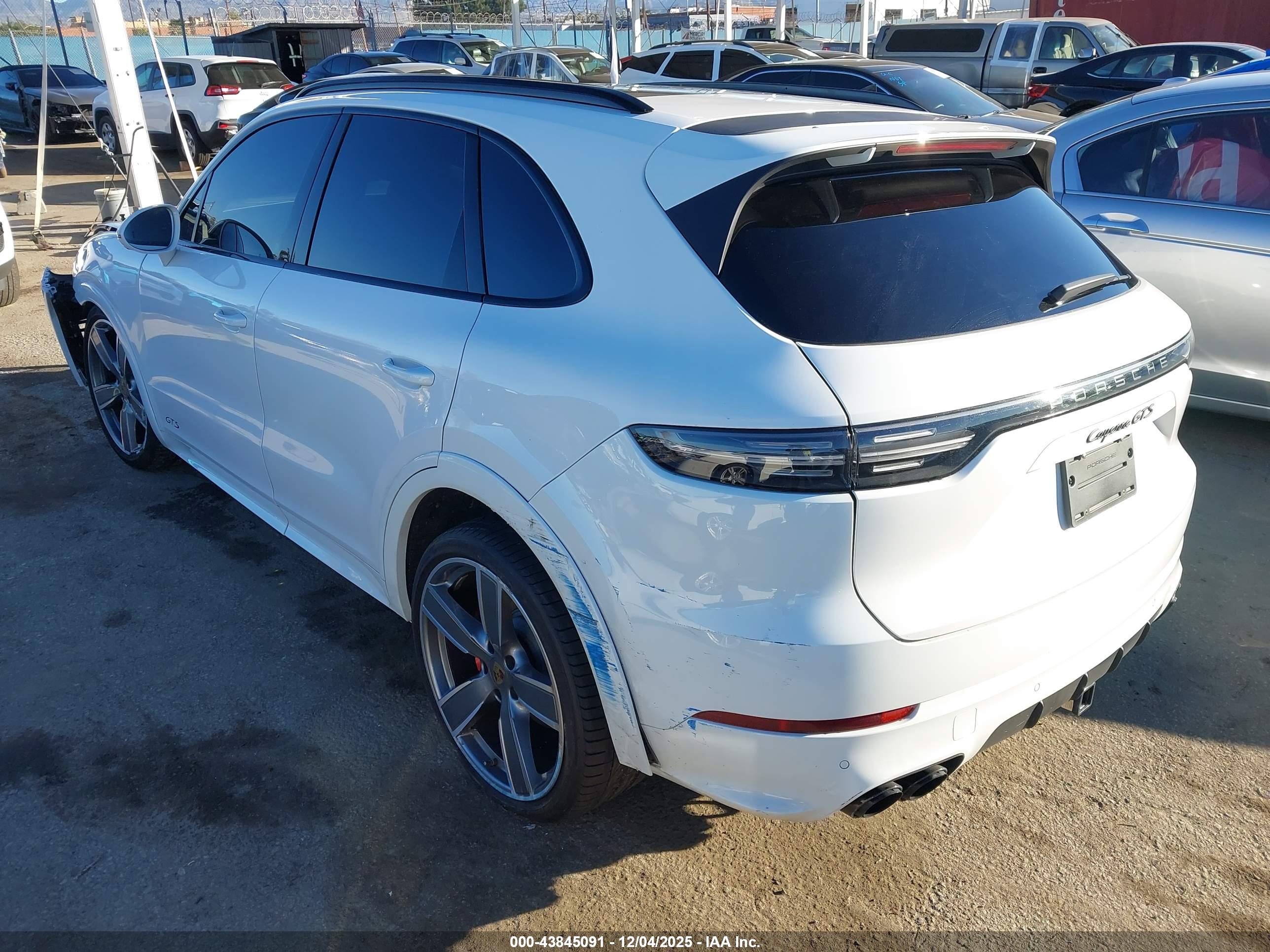 PORSCHE CAYENNE image 3