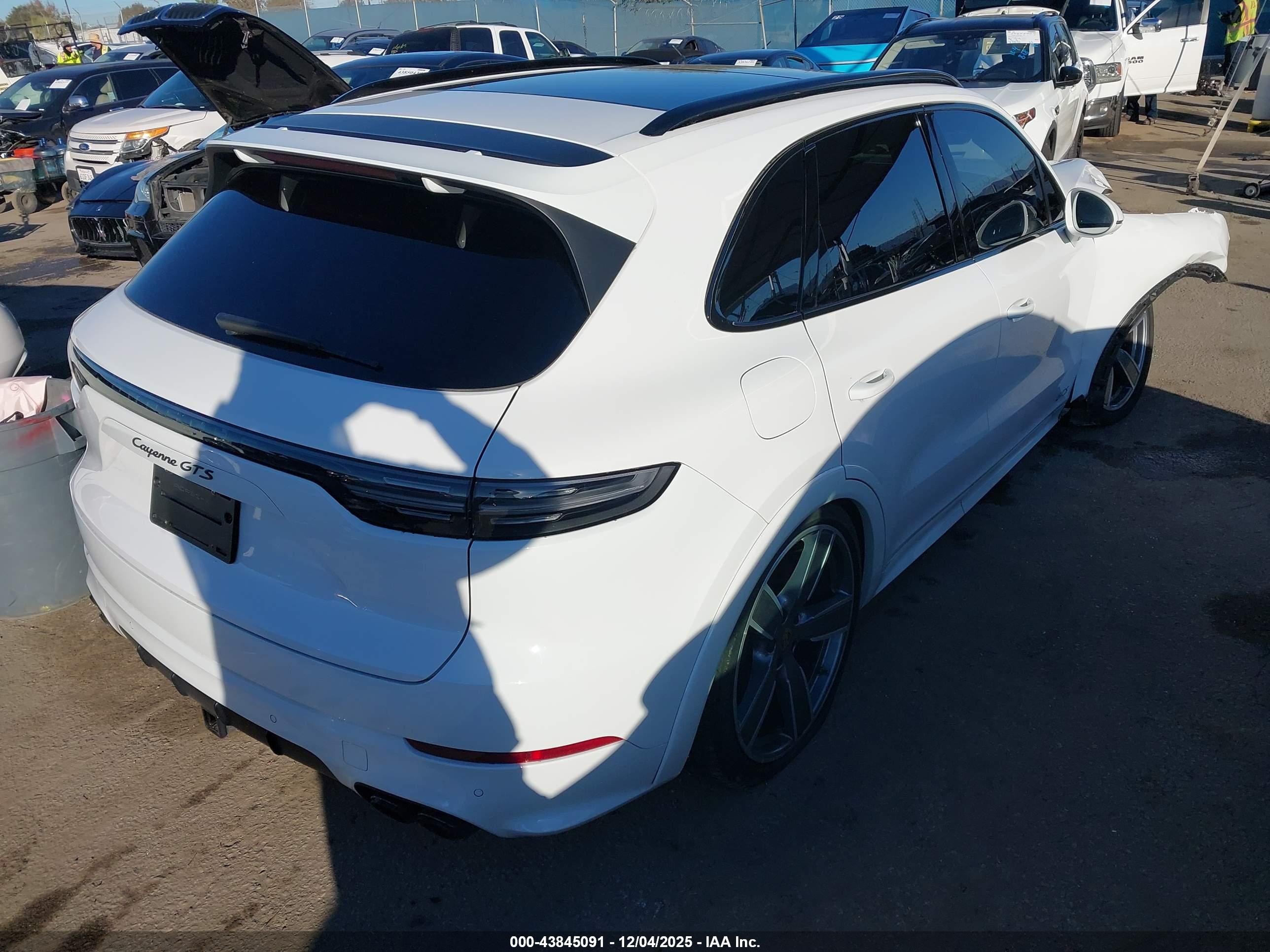 PORSCHE CAYENNE image 4