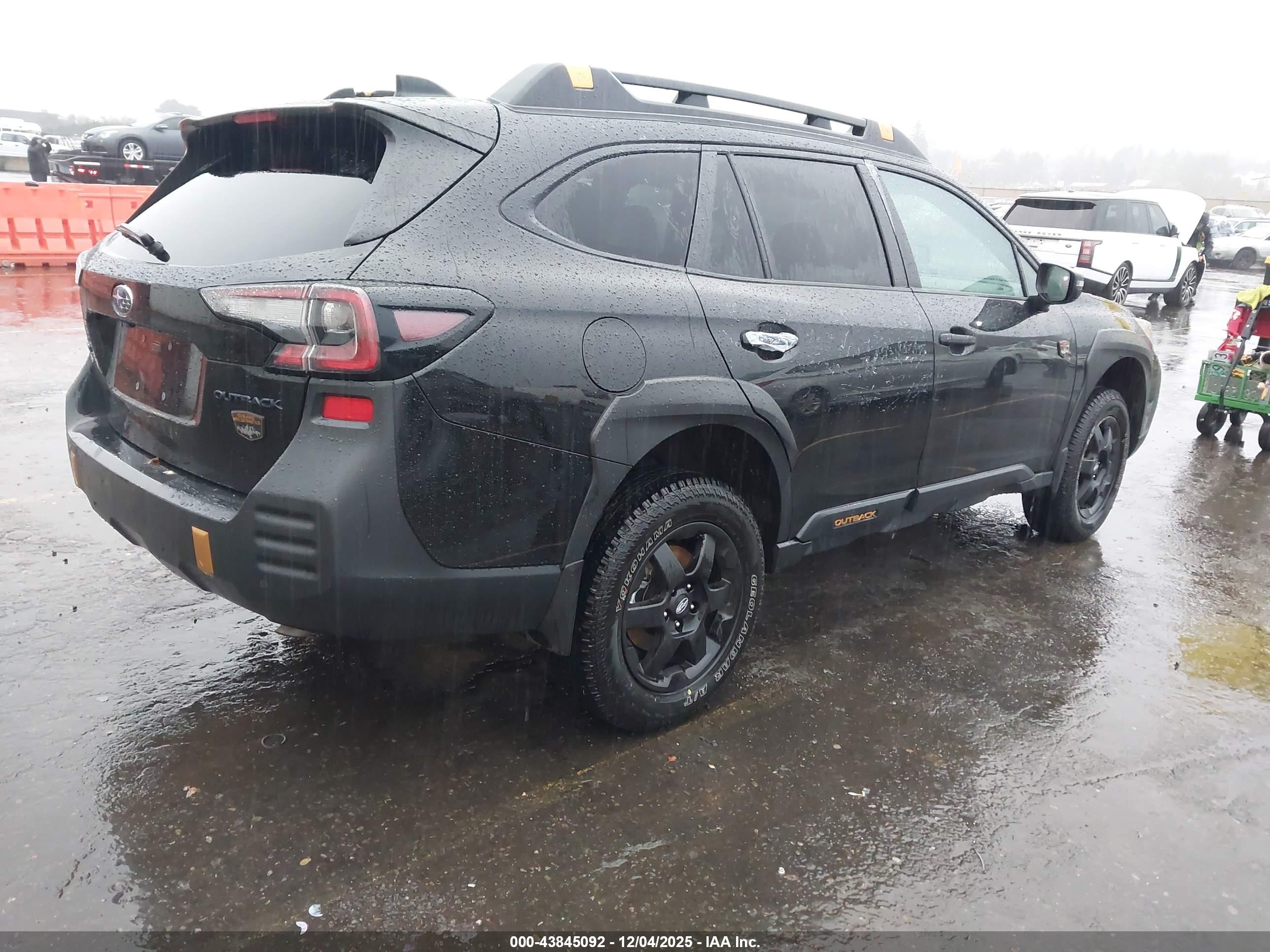 SUBARU OUTBACK image 4
