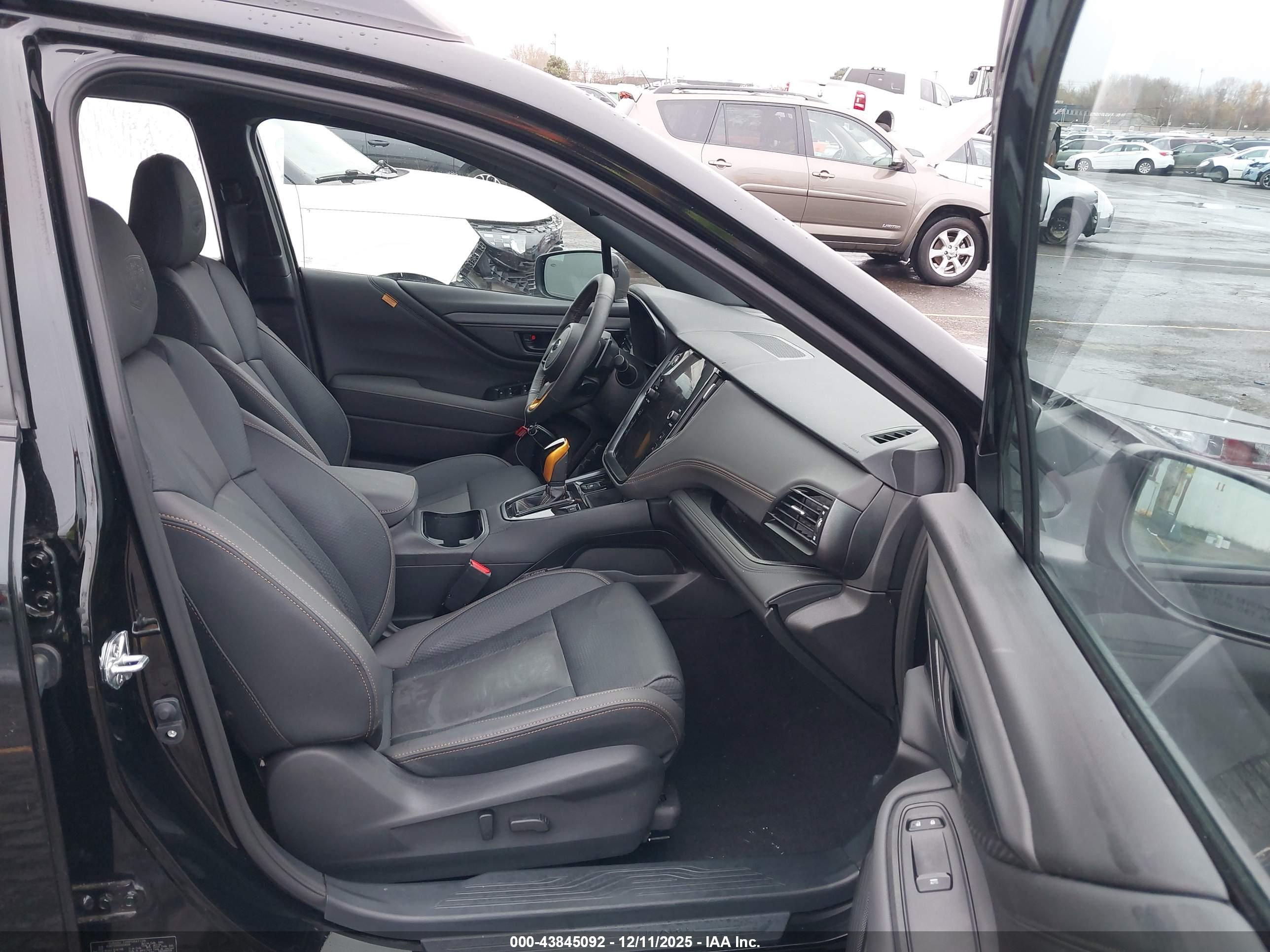 SUBARU OUTBACK image 5