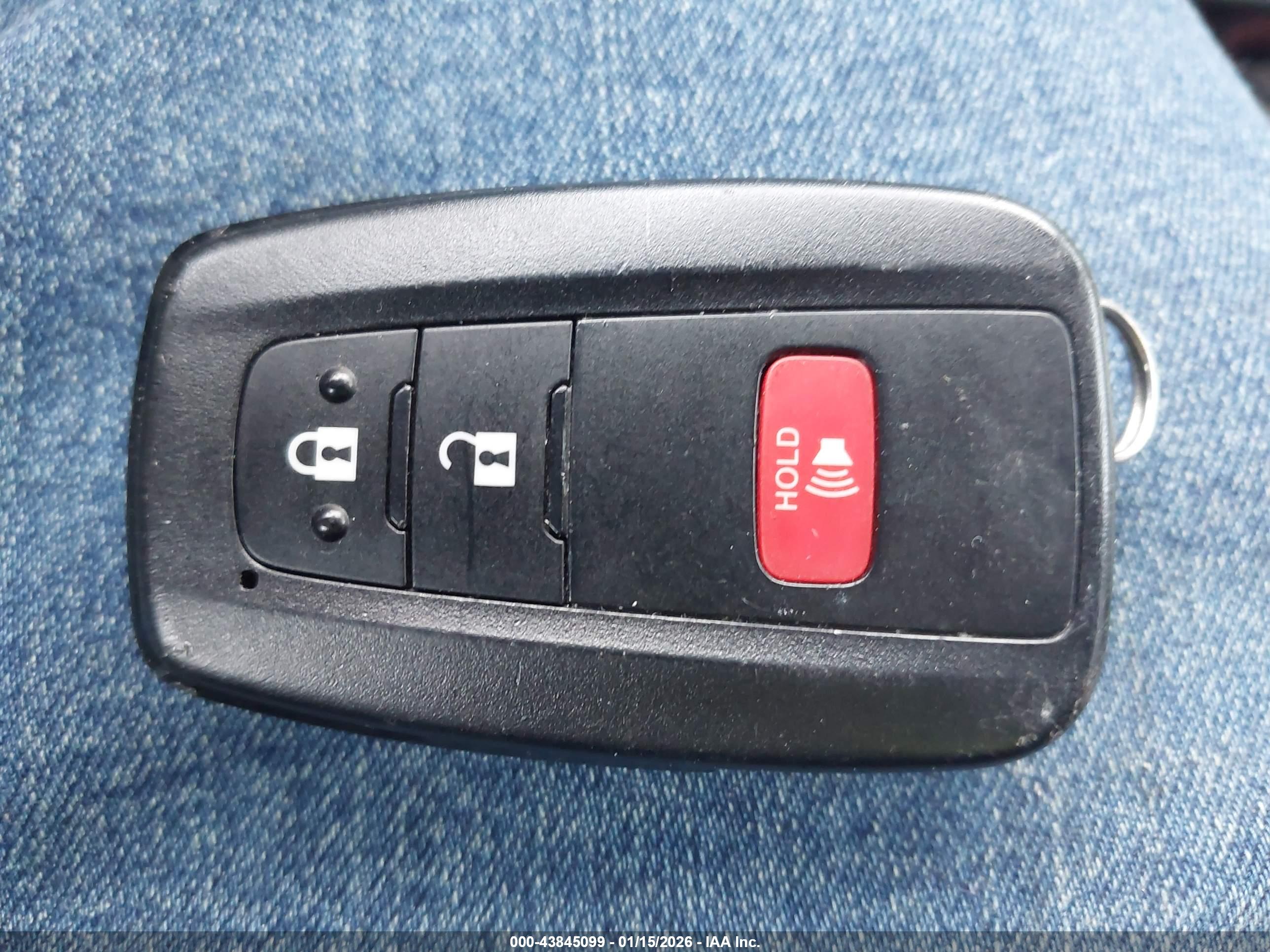 TOYOTA PRIUS image 11