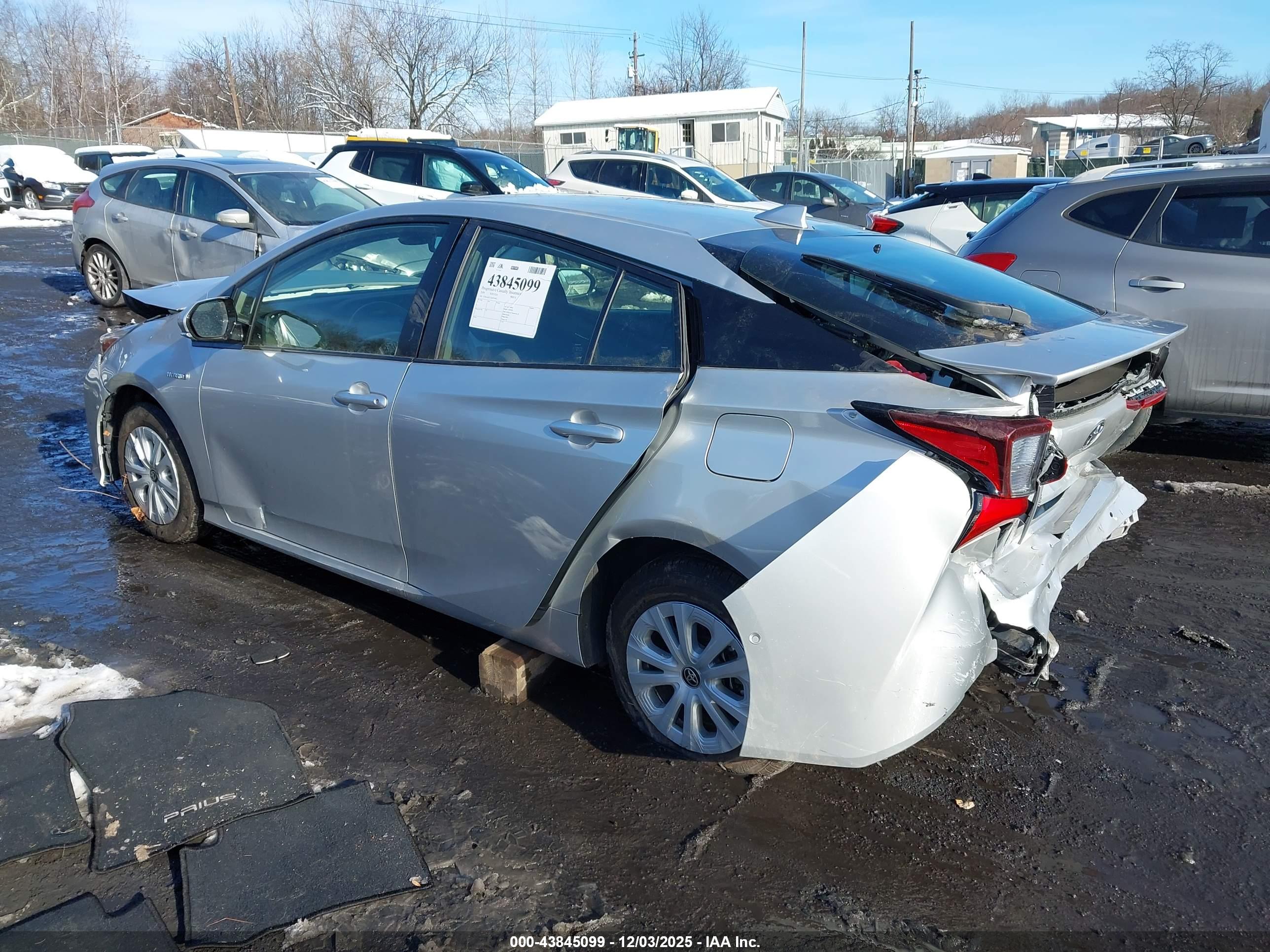 TOYOTA PRIUS image 3