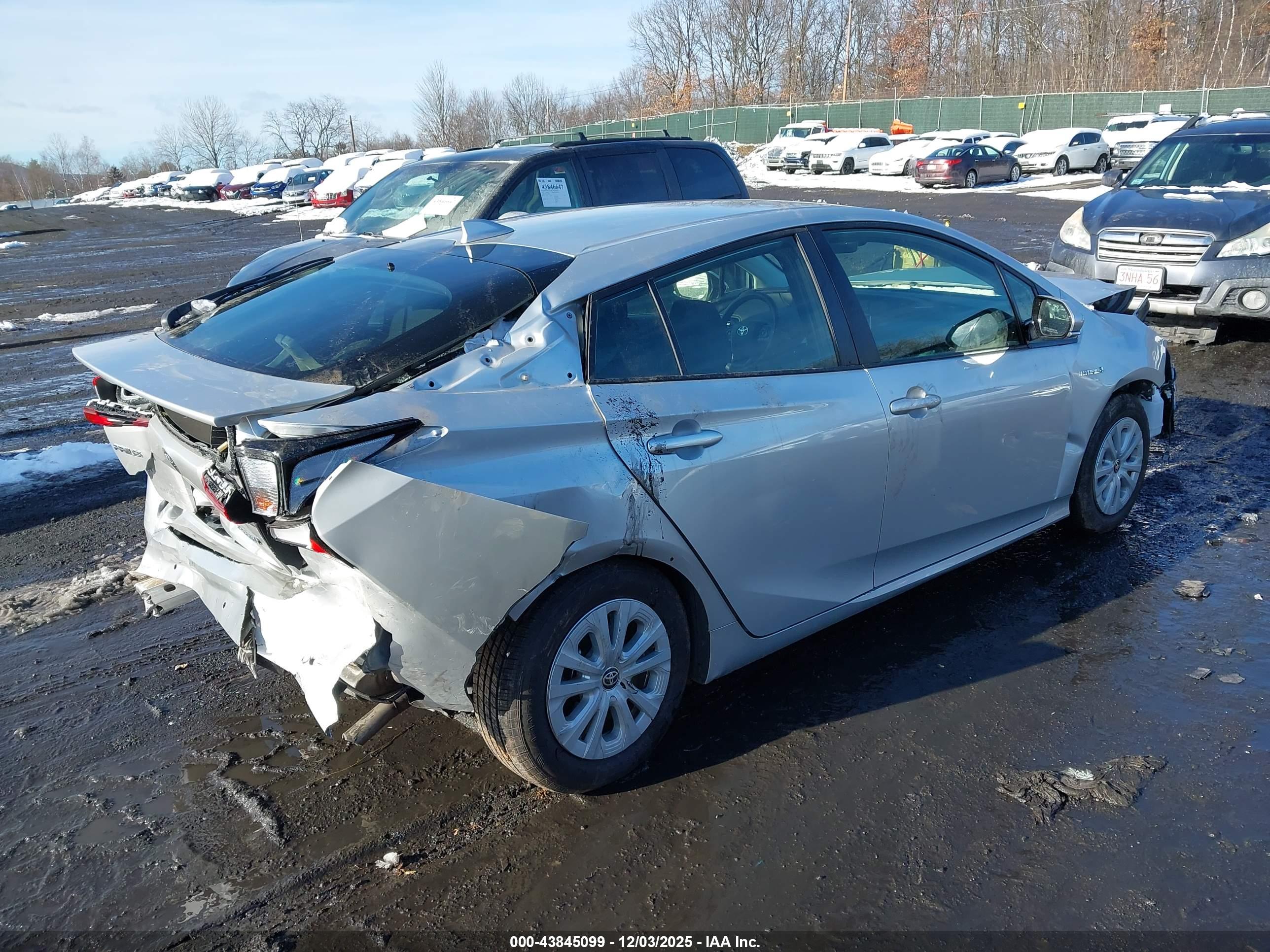 TOYOTA PRIUS image 4