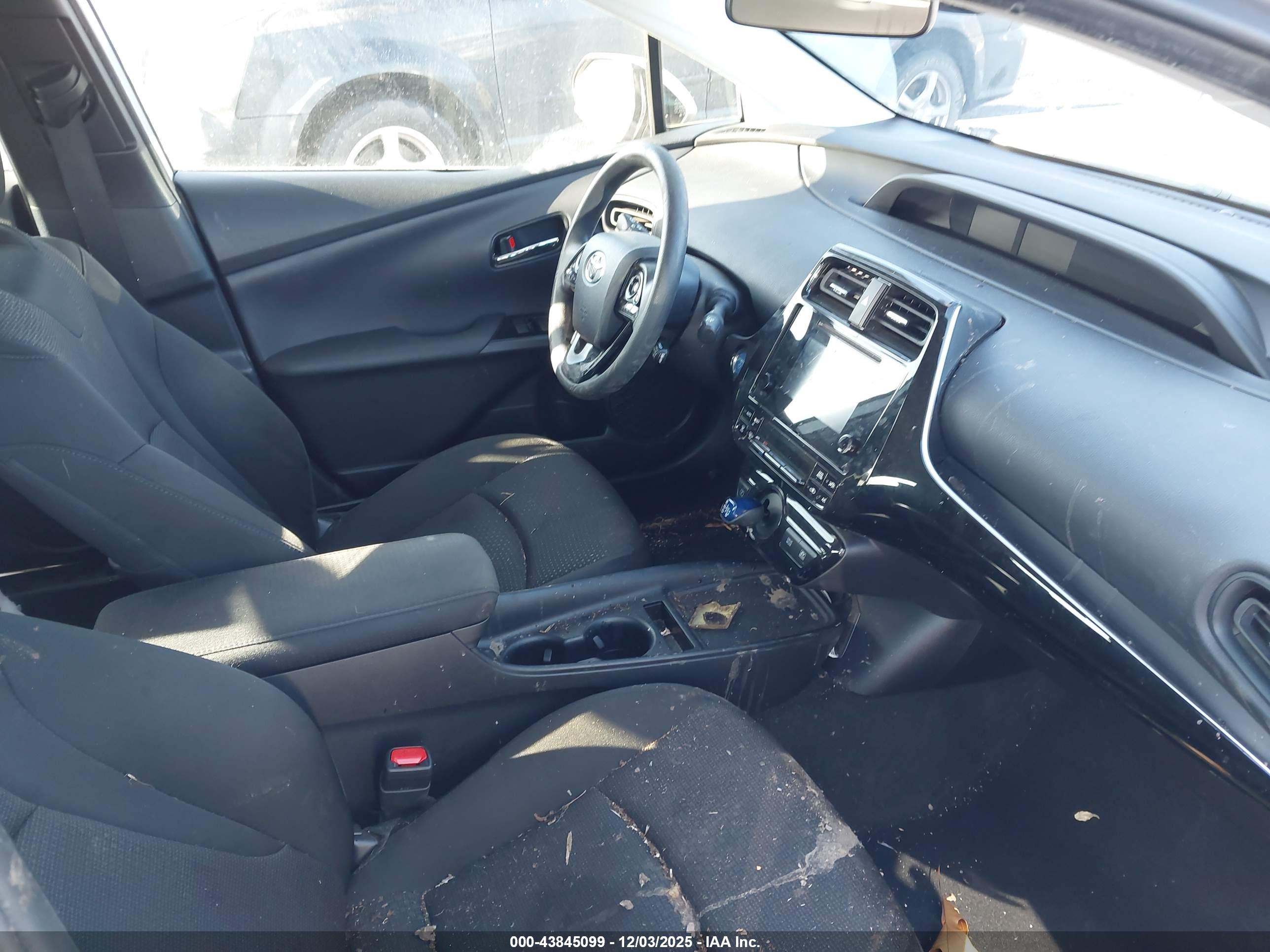 TOYOTA PRIUS image 5