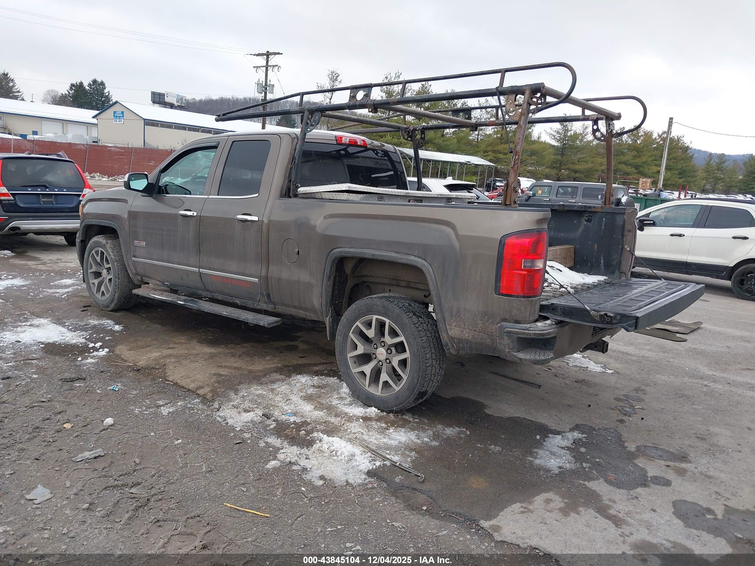 GMC SIERRA image 3