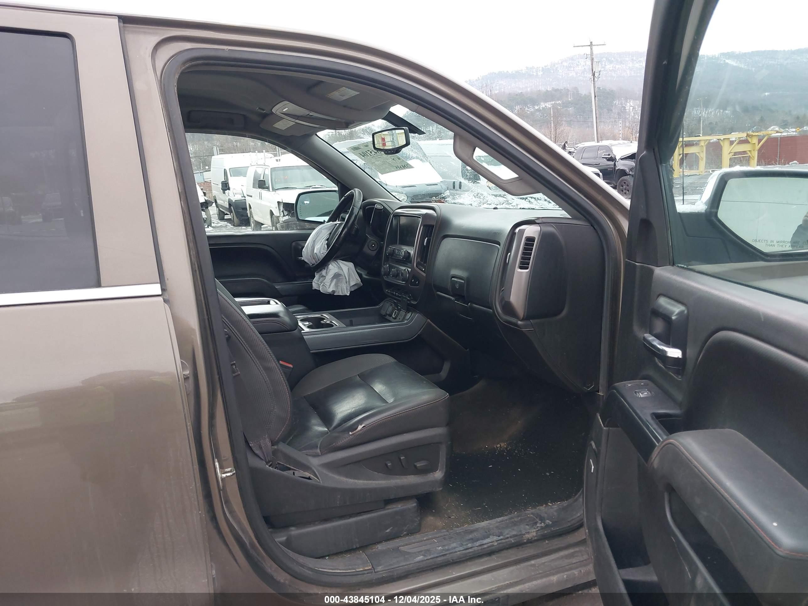GMC SIERRA image 5