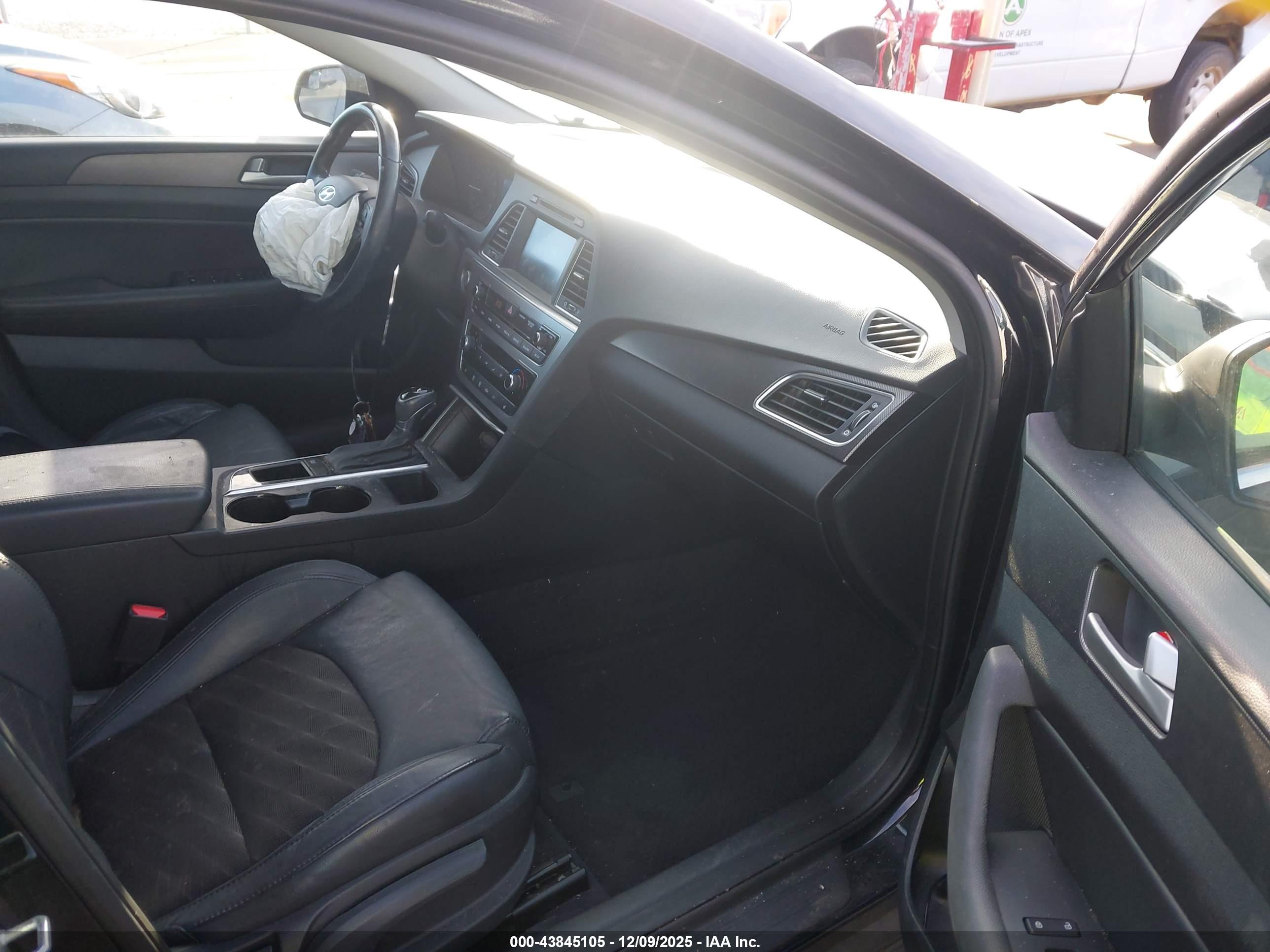 HYUNDAI SONATA image 5