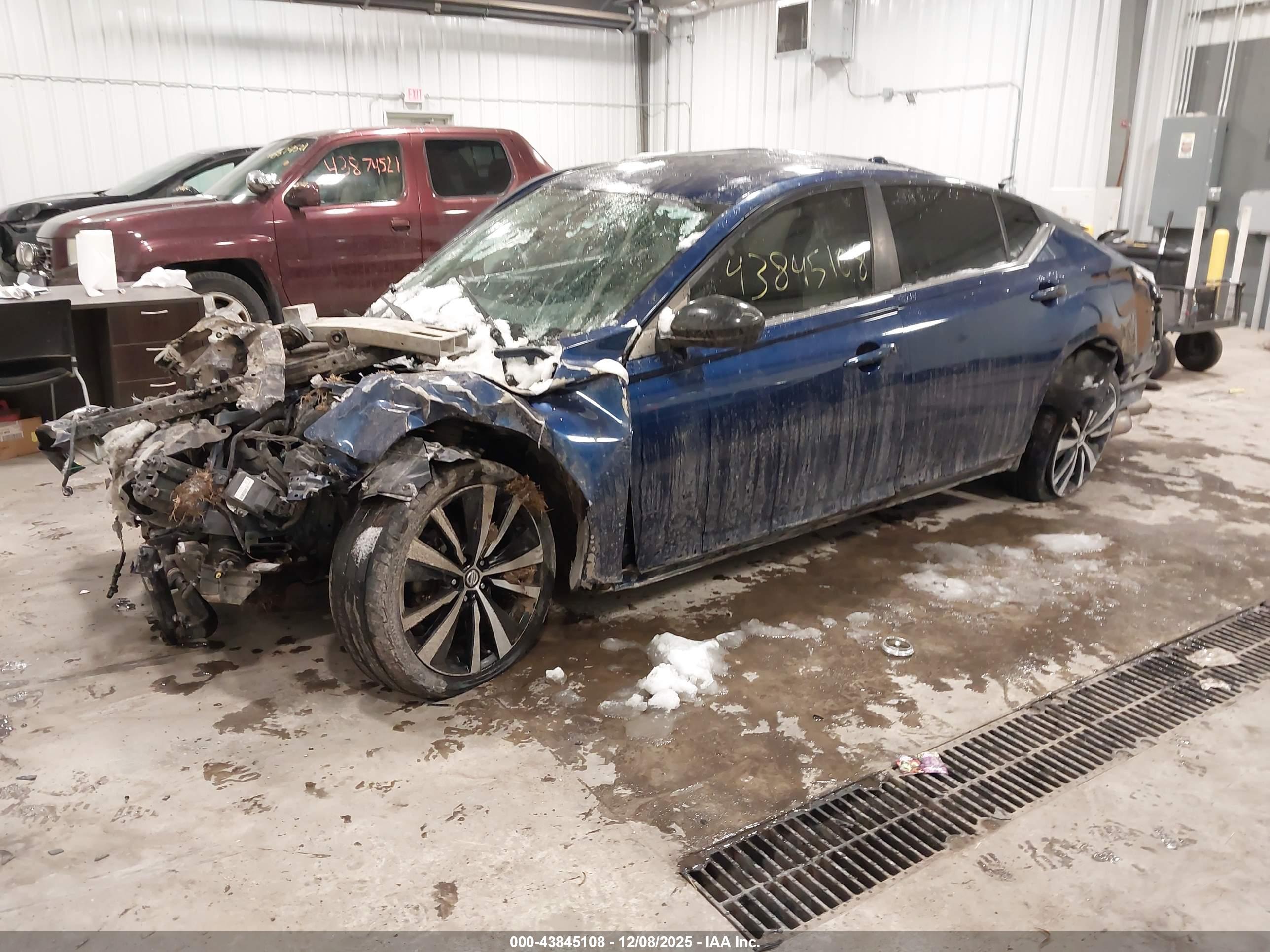 NISSAN ALTIMA image 2
