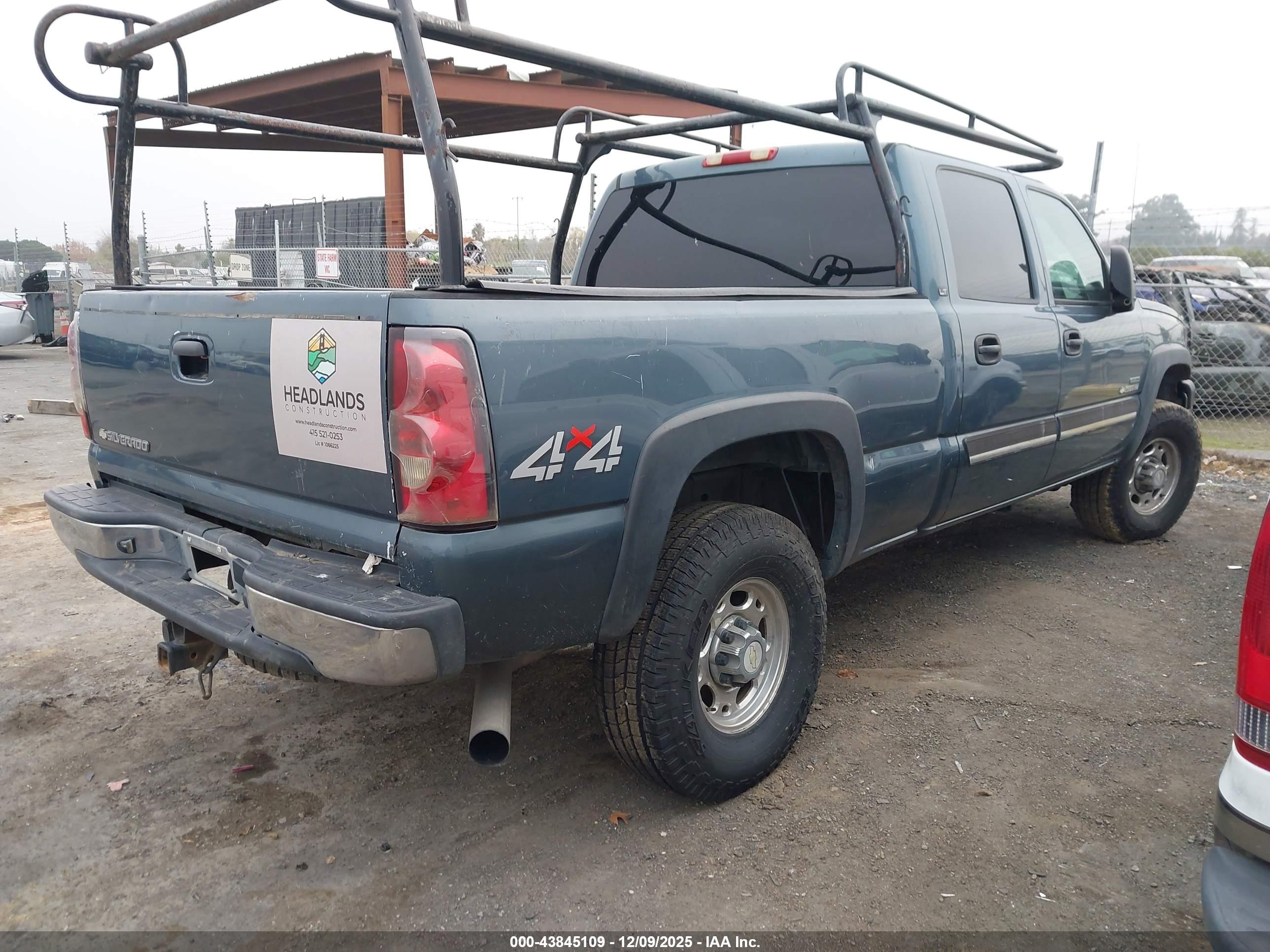 CHEVROLET SILVERADO image 4