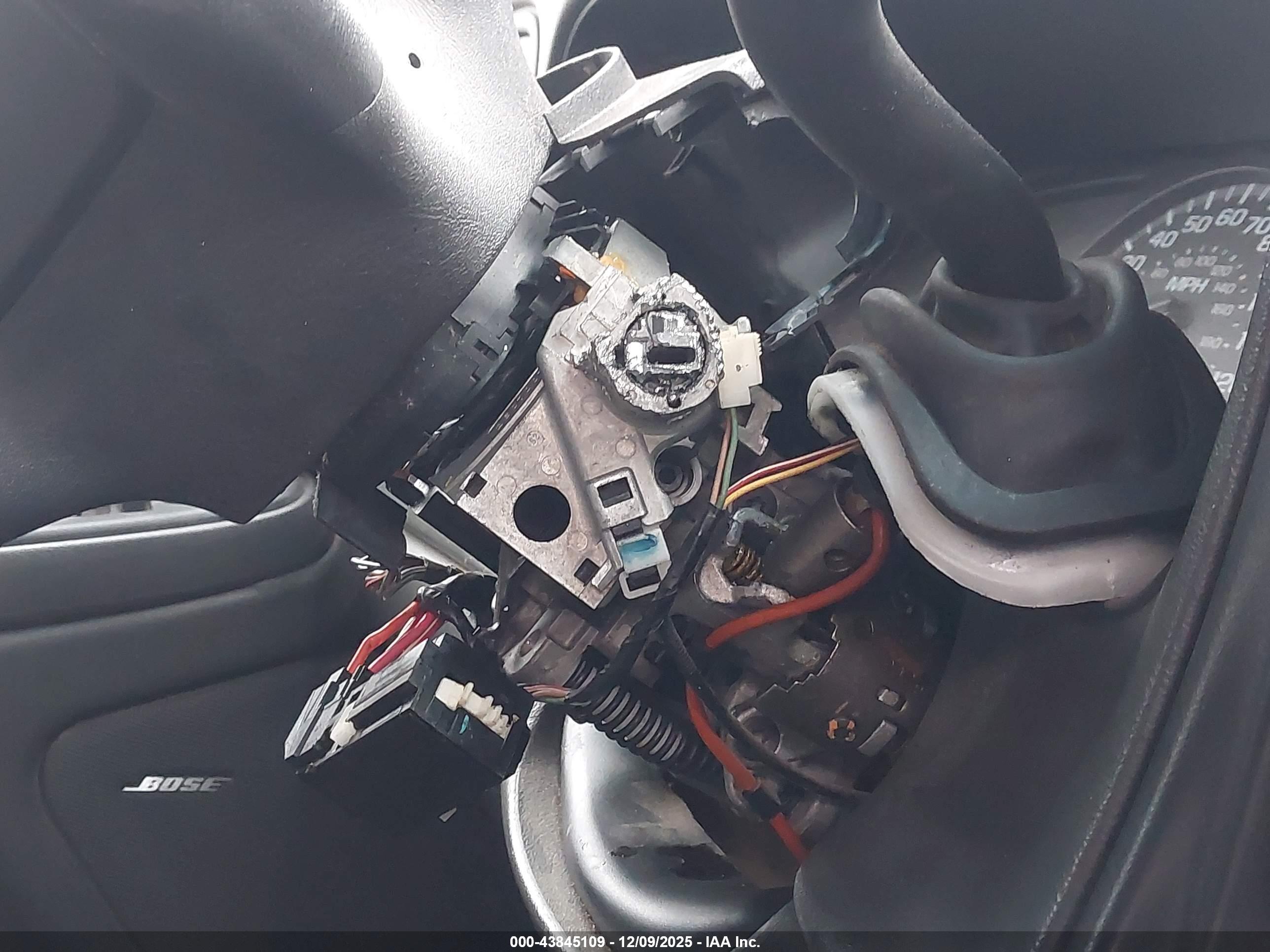 CHEVROLET SILVERADO image 6