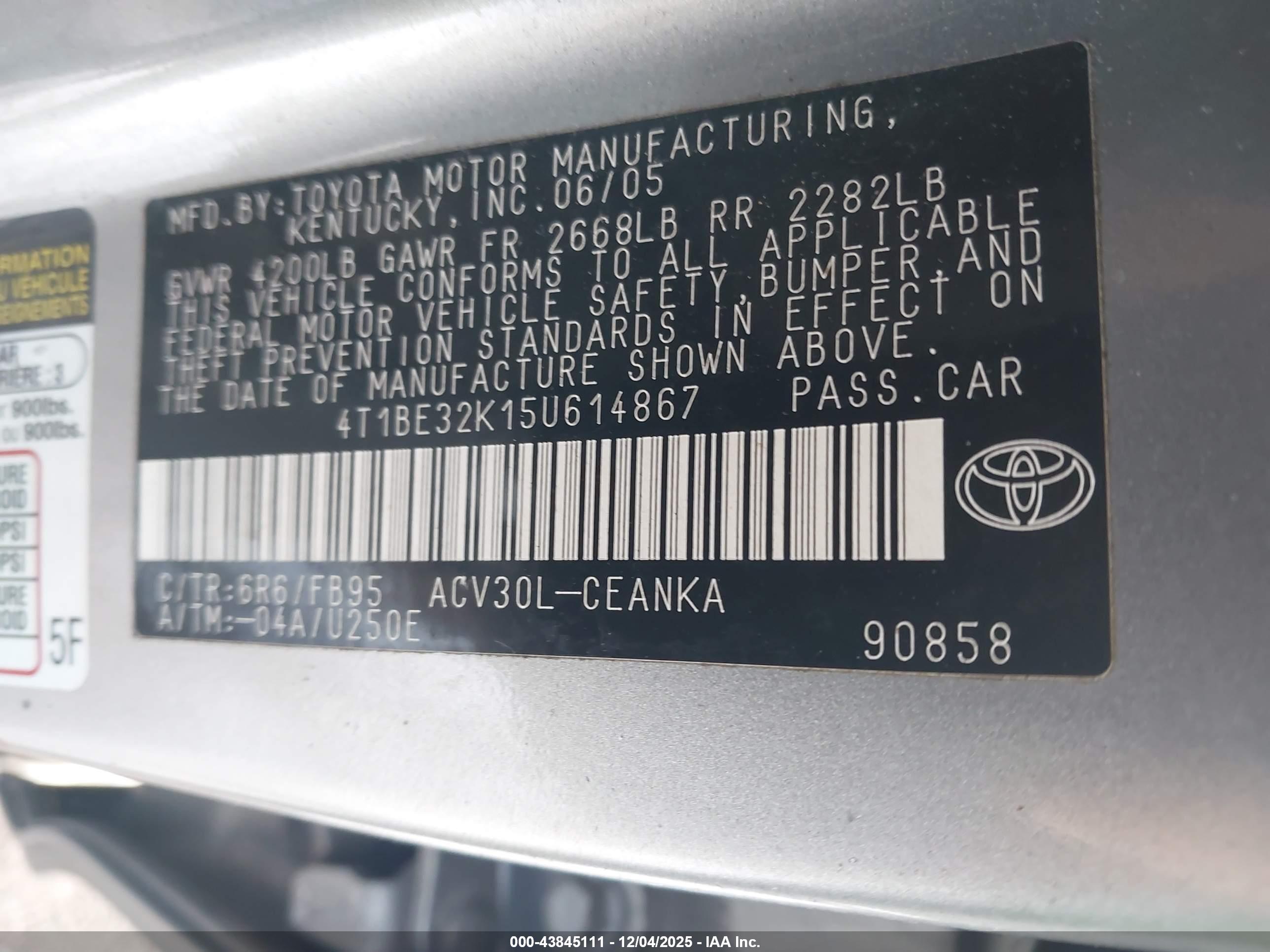 TOYOTA CAMRY image 9