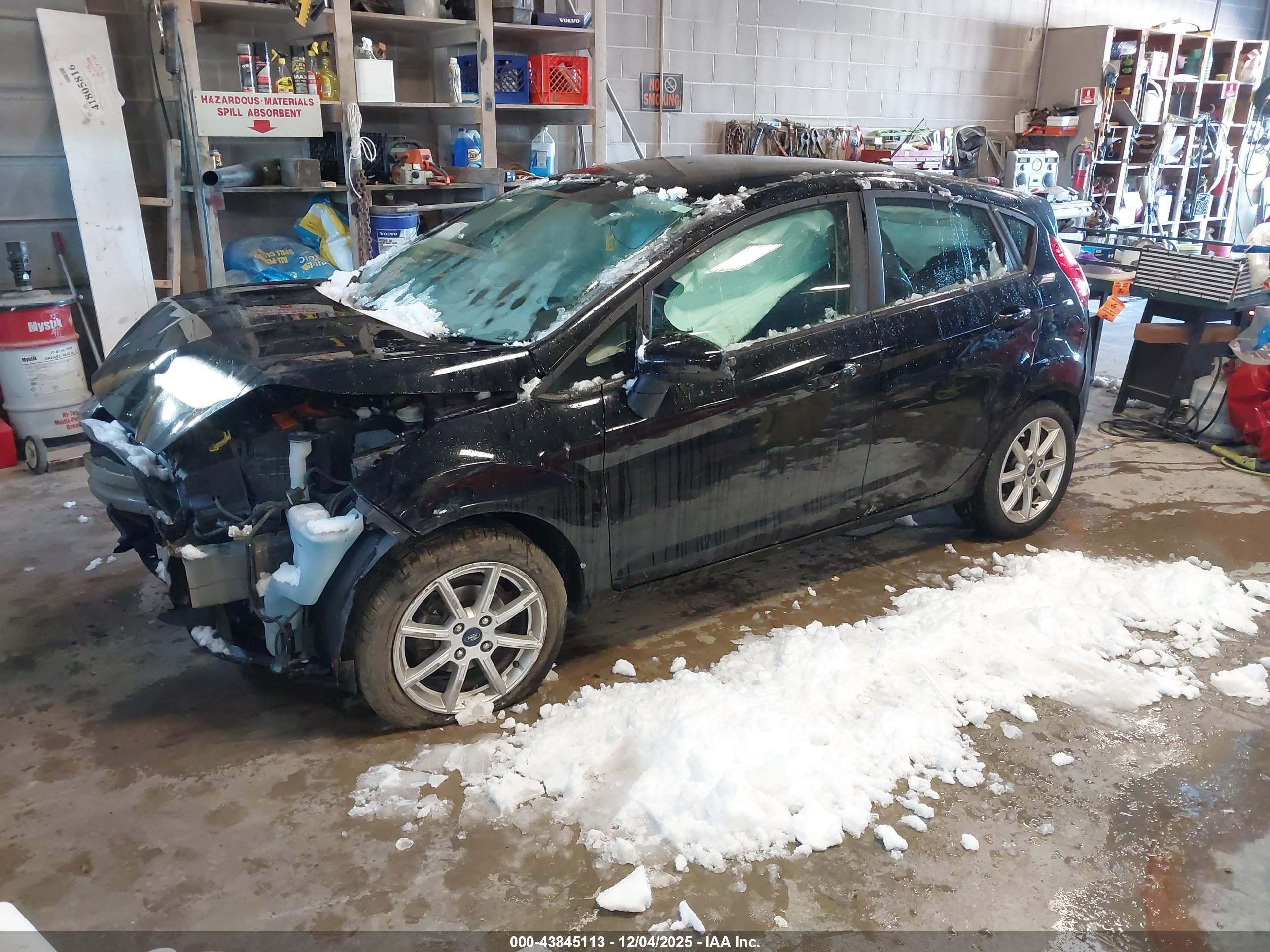 FORD FIESTA image 2