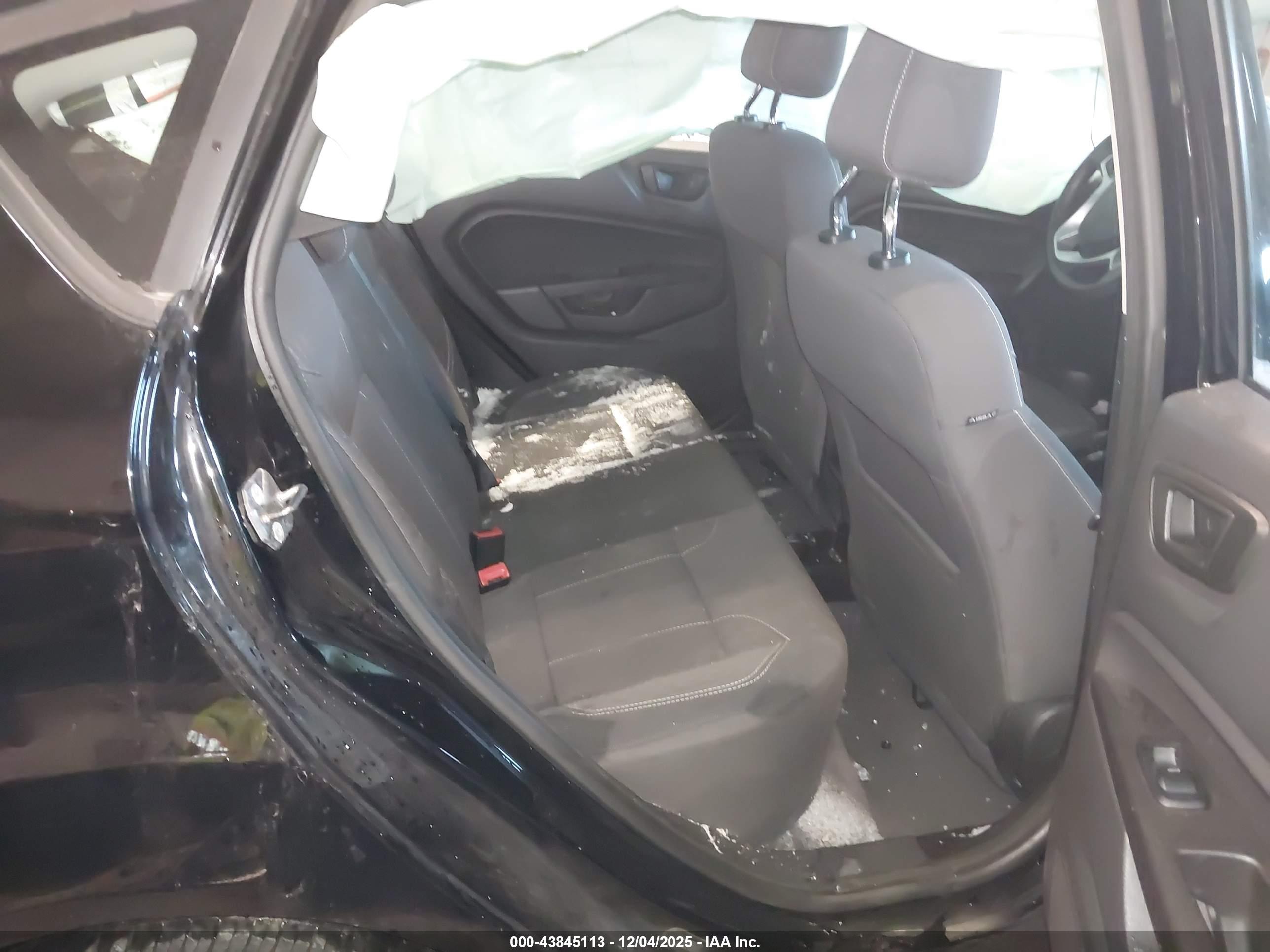 FORD FIESTA image 8