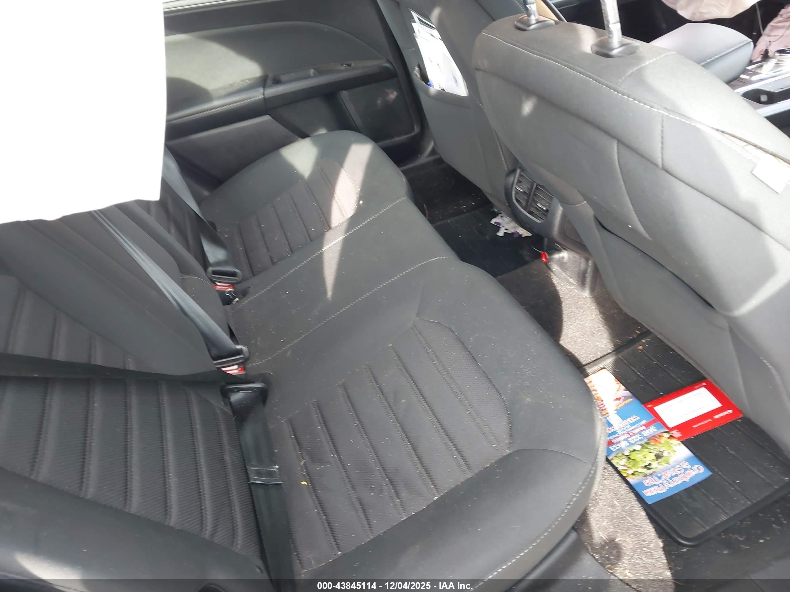 FORD FUSION image 8