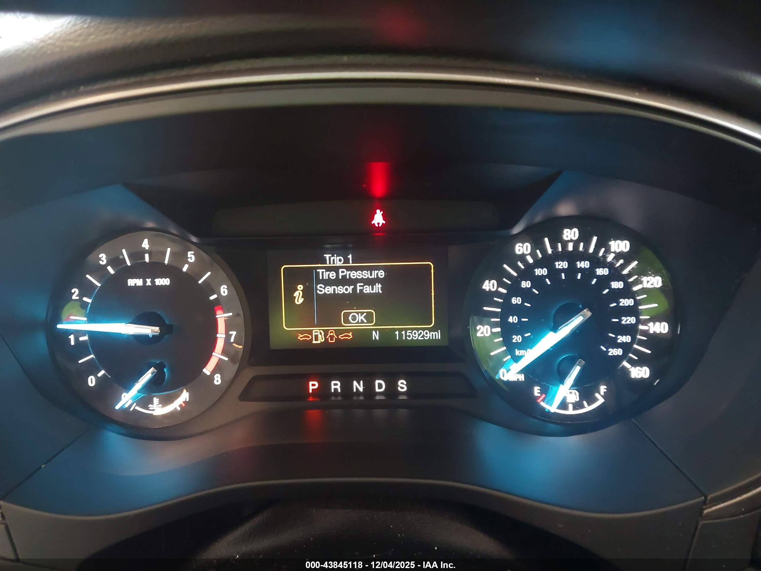 FORD FUSION image 7