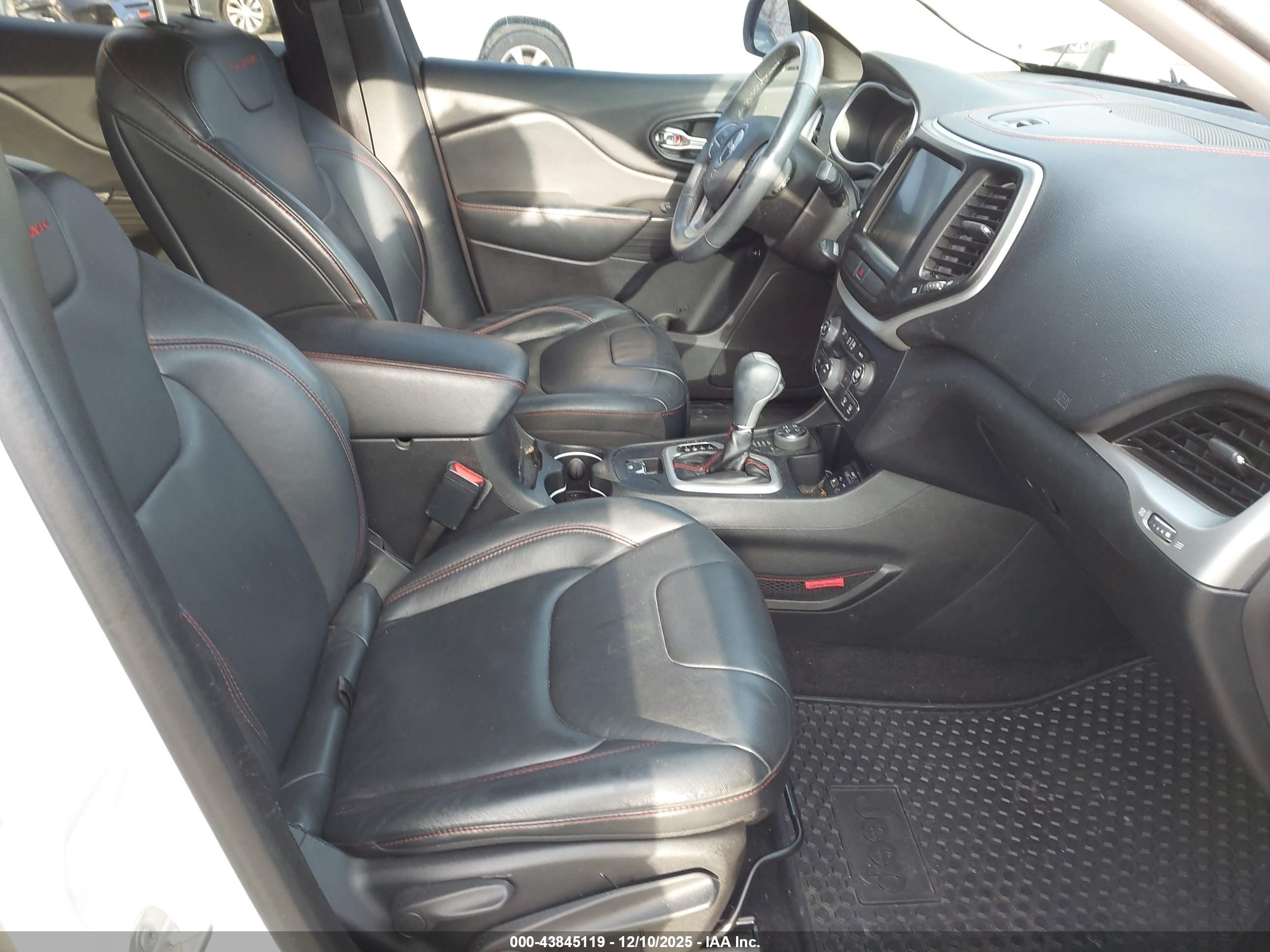 JEEP CHEROKEE image 5