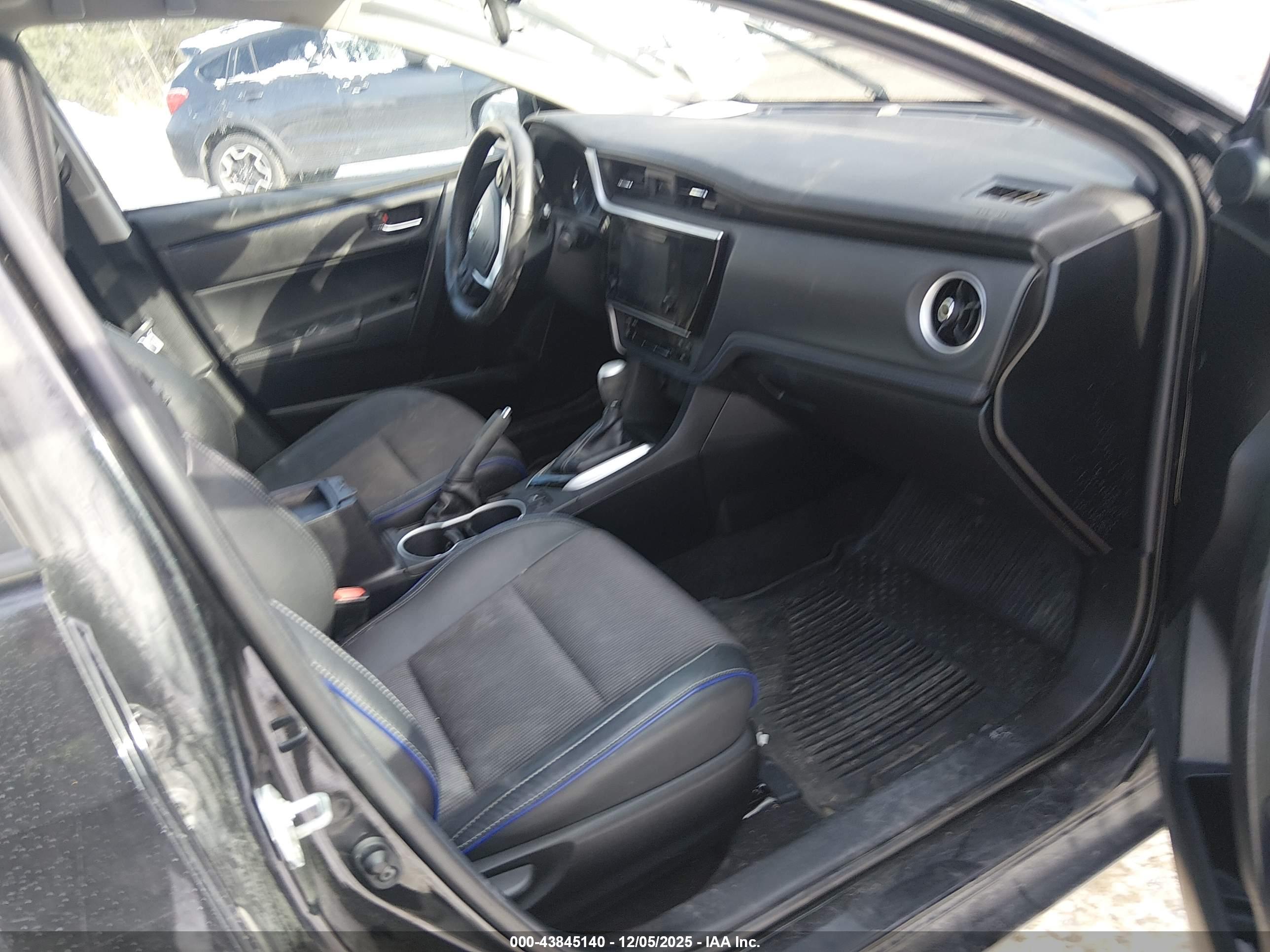 TOYOTA COROLLA image 5