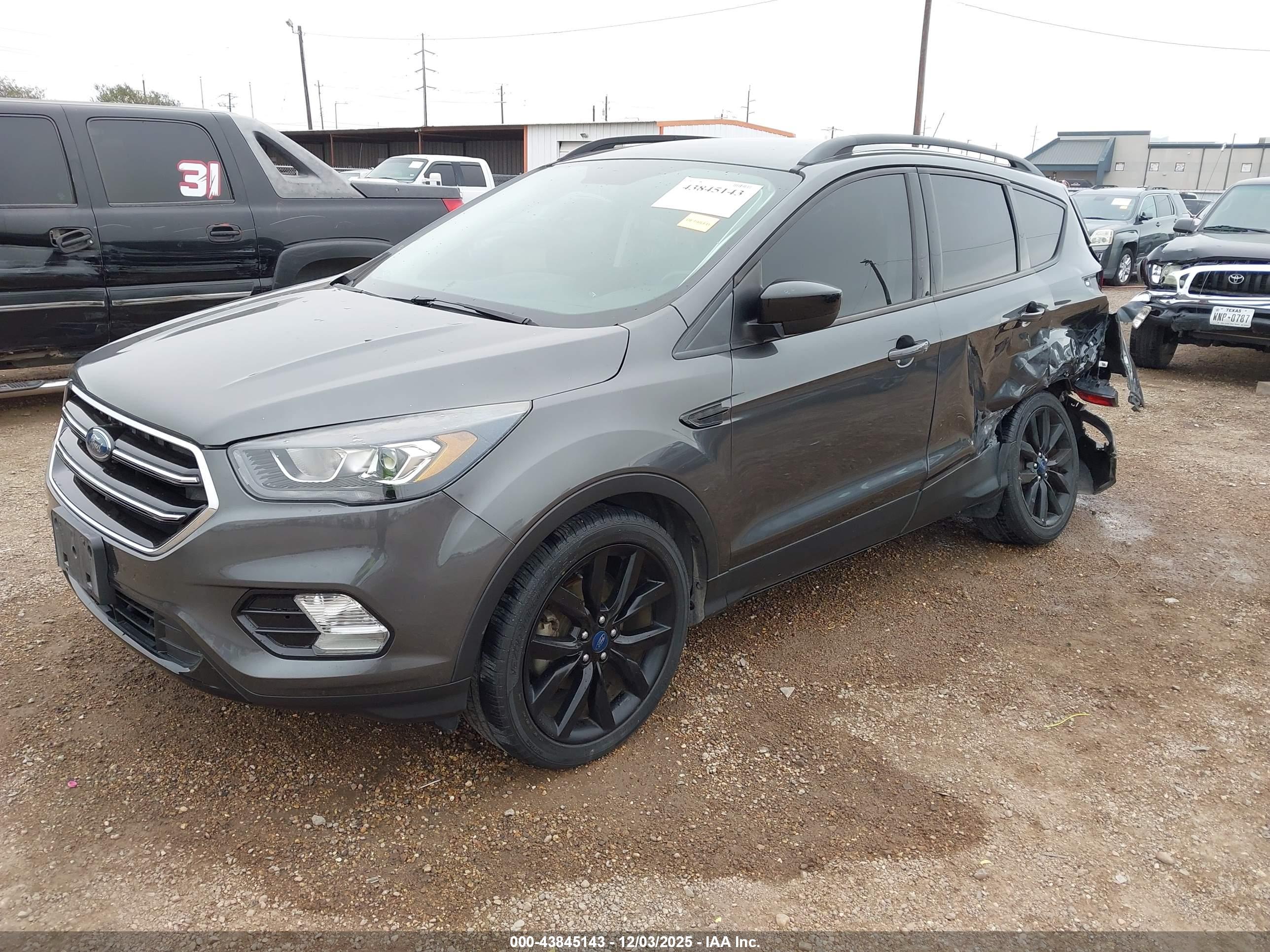 FORD ESCAPE image 2