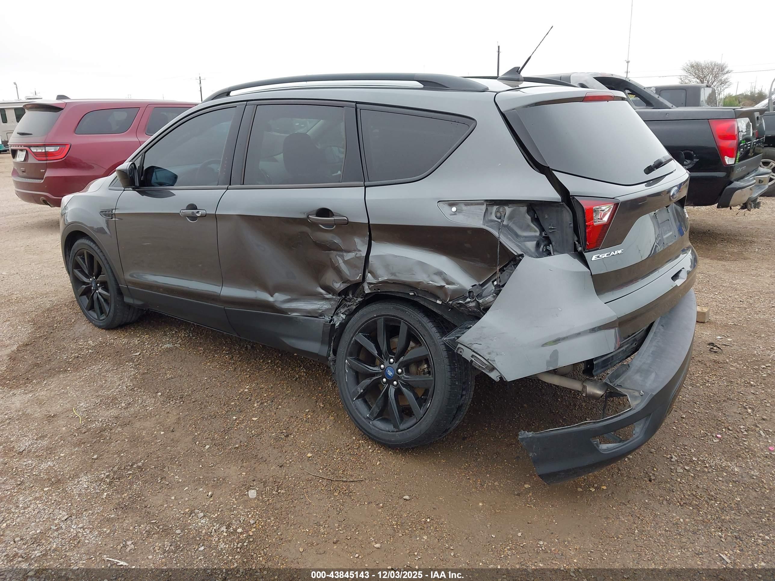 FORD ESCAPE image 3