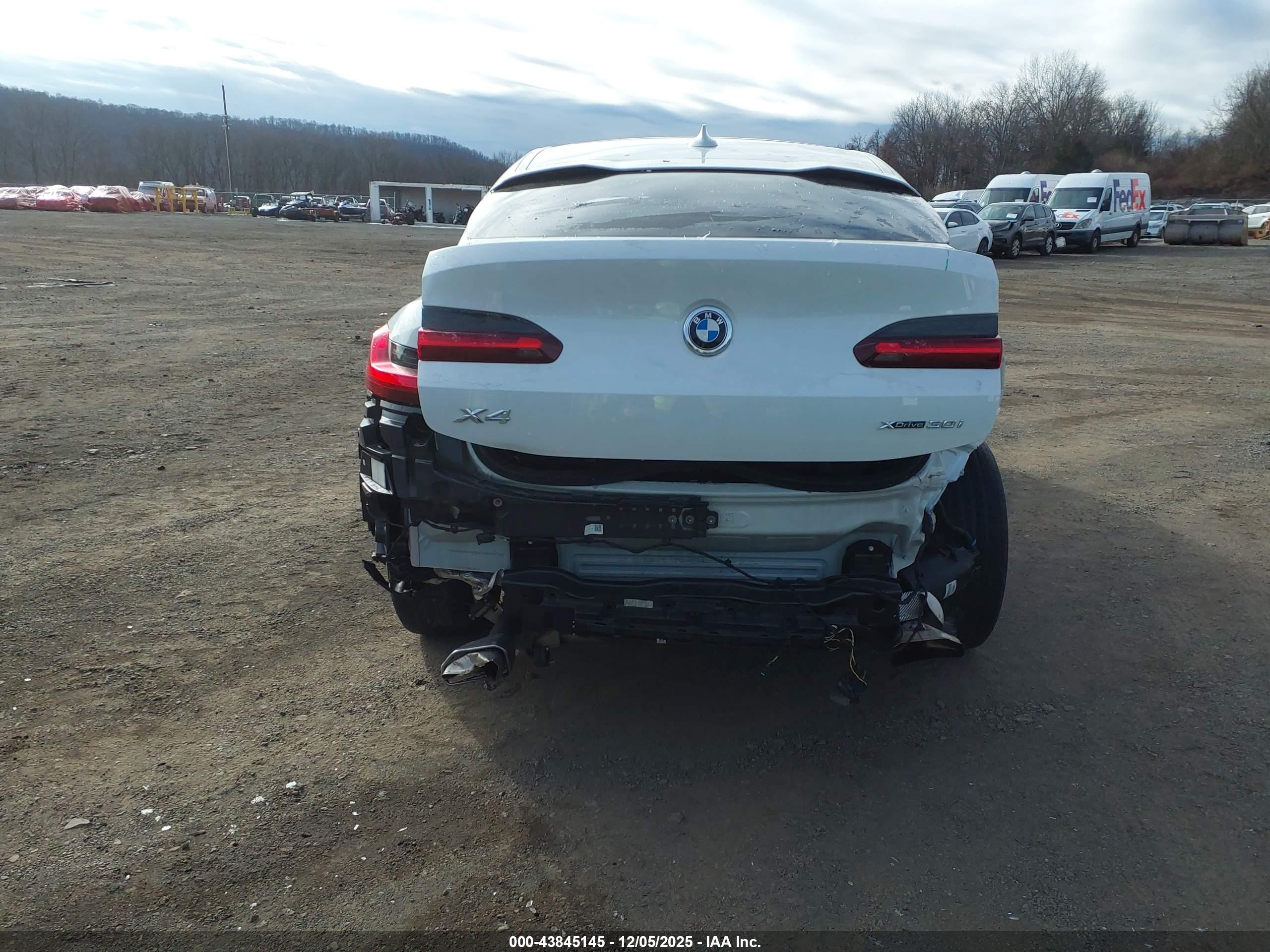 BMW X4 image 6