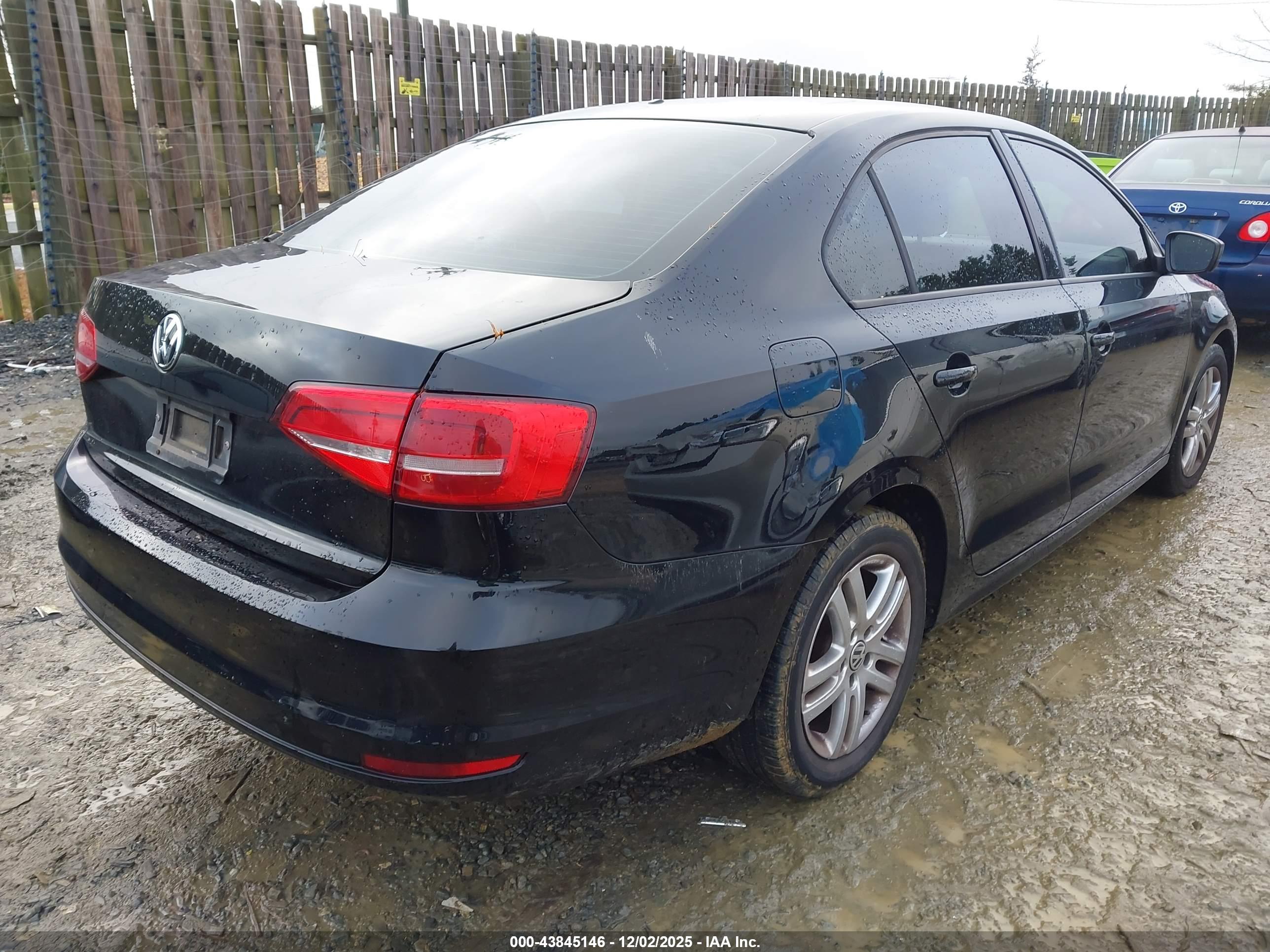 VOLKSWAGEN JETTA image 4