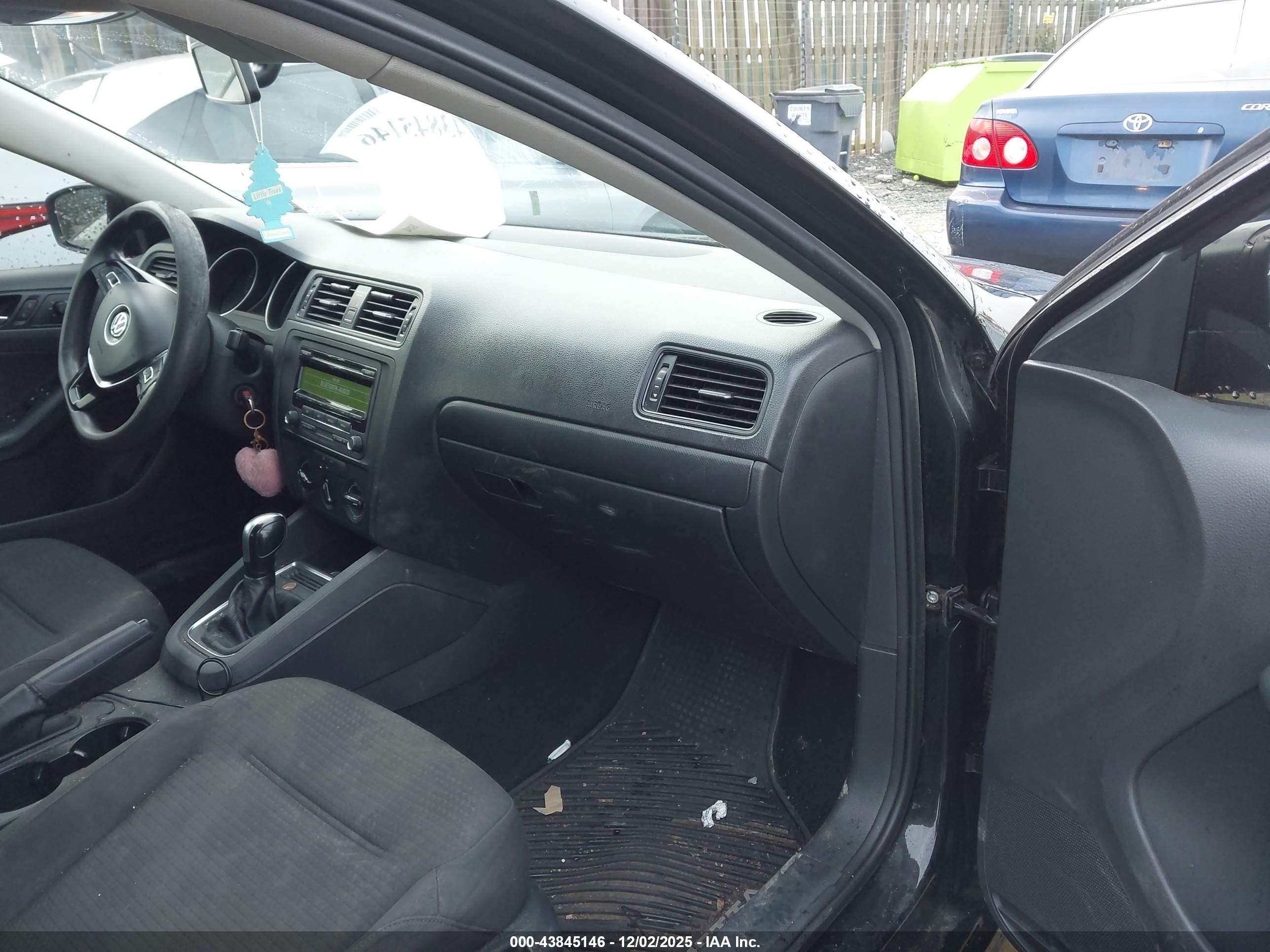 VOLKSWAGEN JETTA image 5