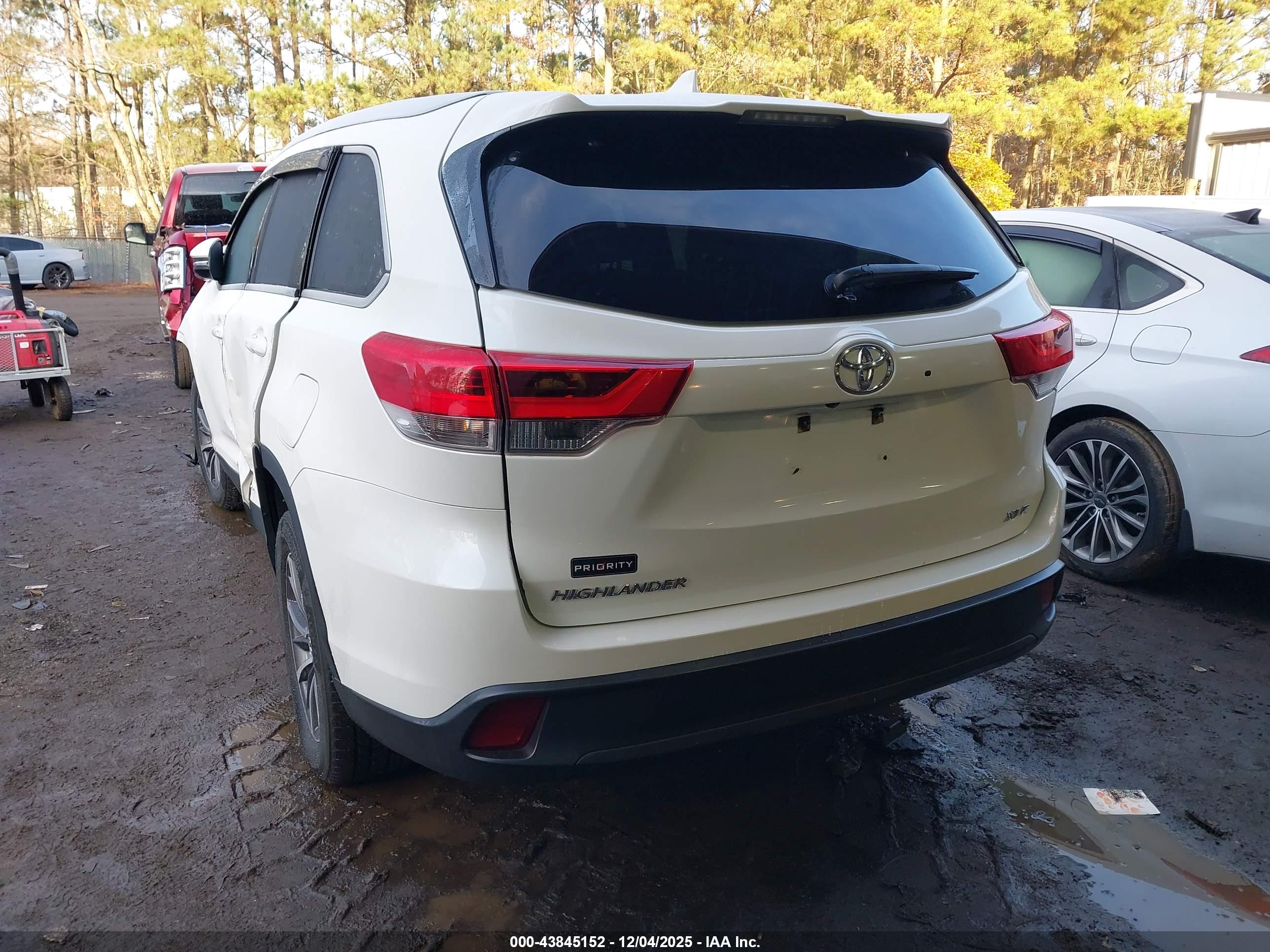 TOYOTA HIGHLANDER image 3