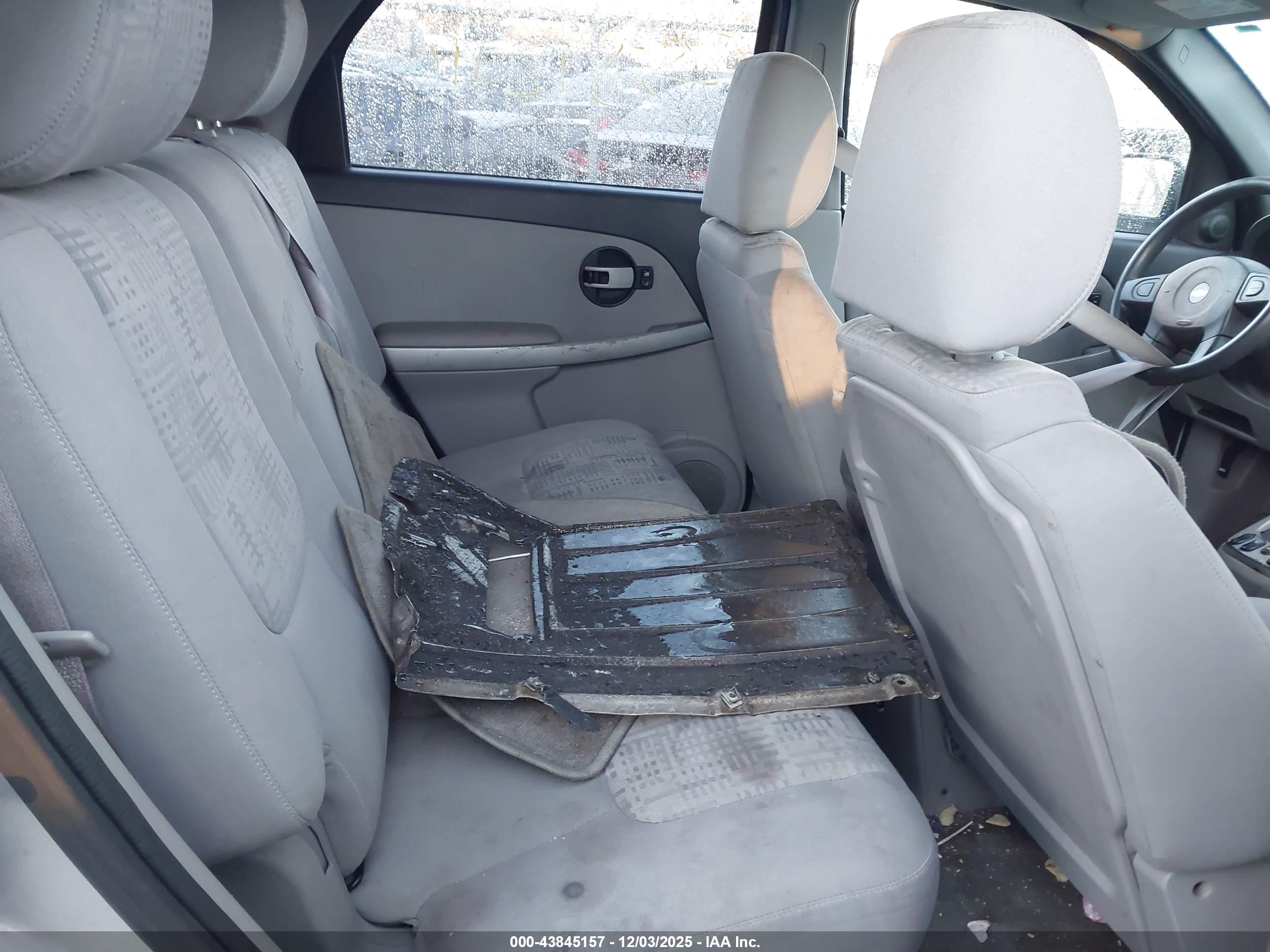 CHEVROLET EQUINOX image 8