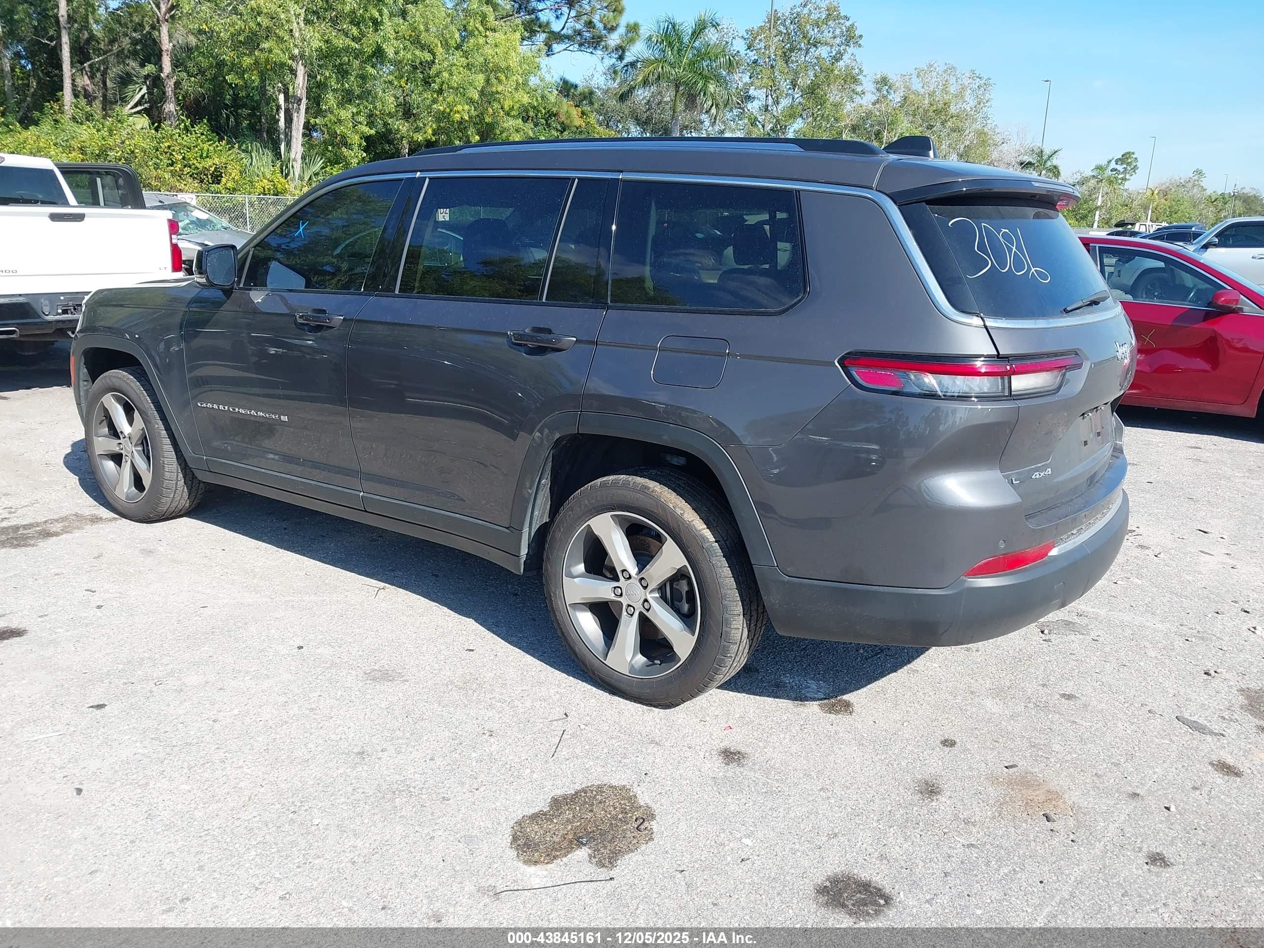 JEEP GRAND image 3