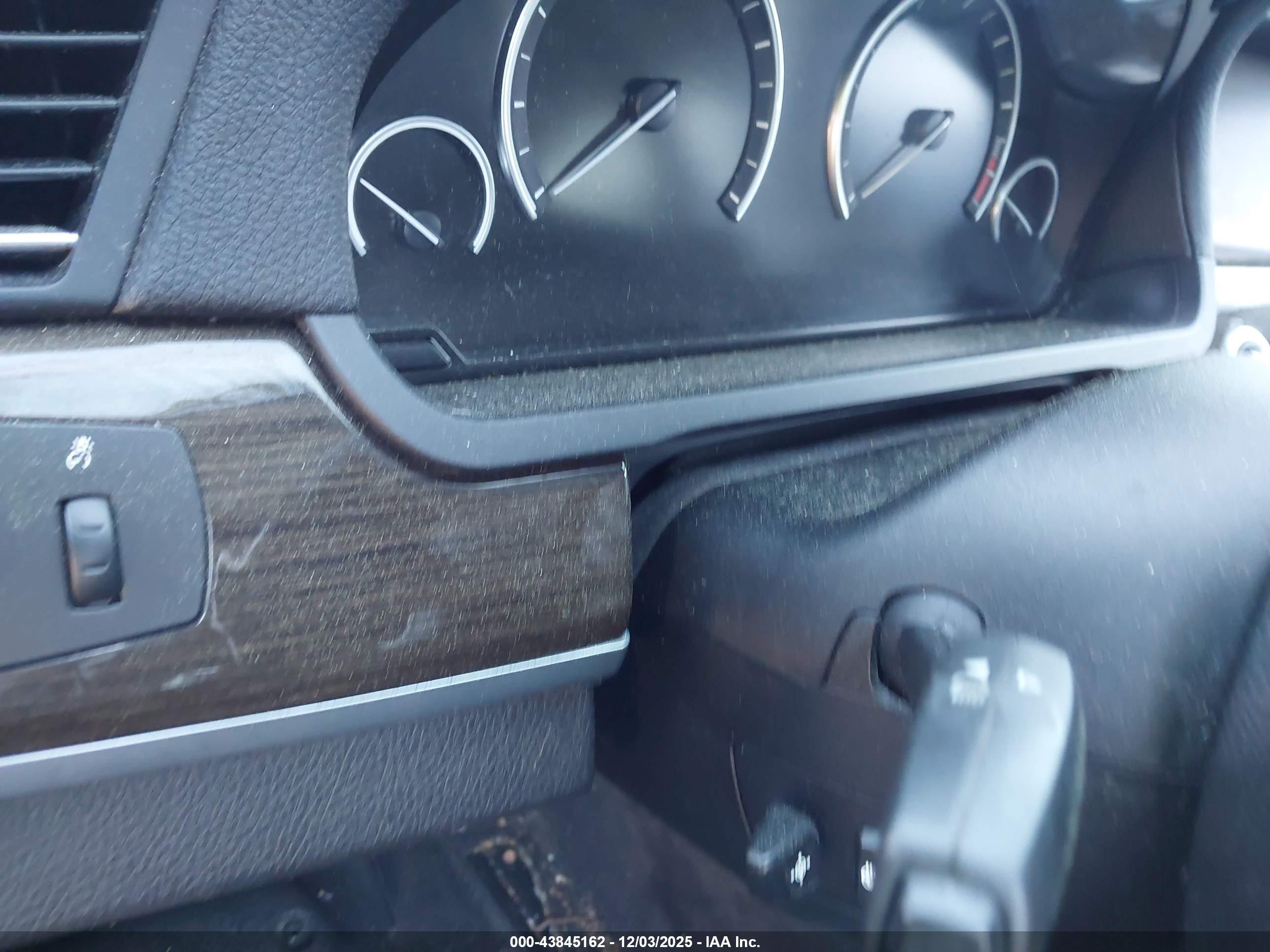 BMW 750LI image 7