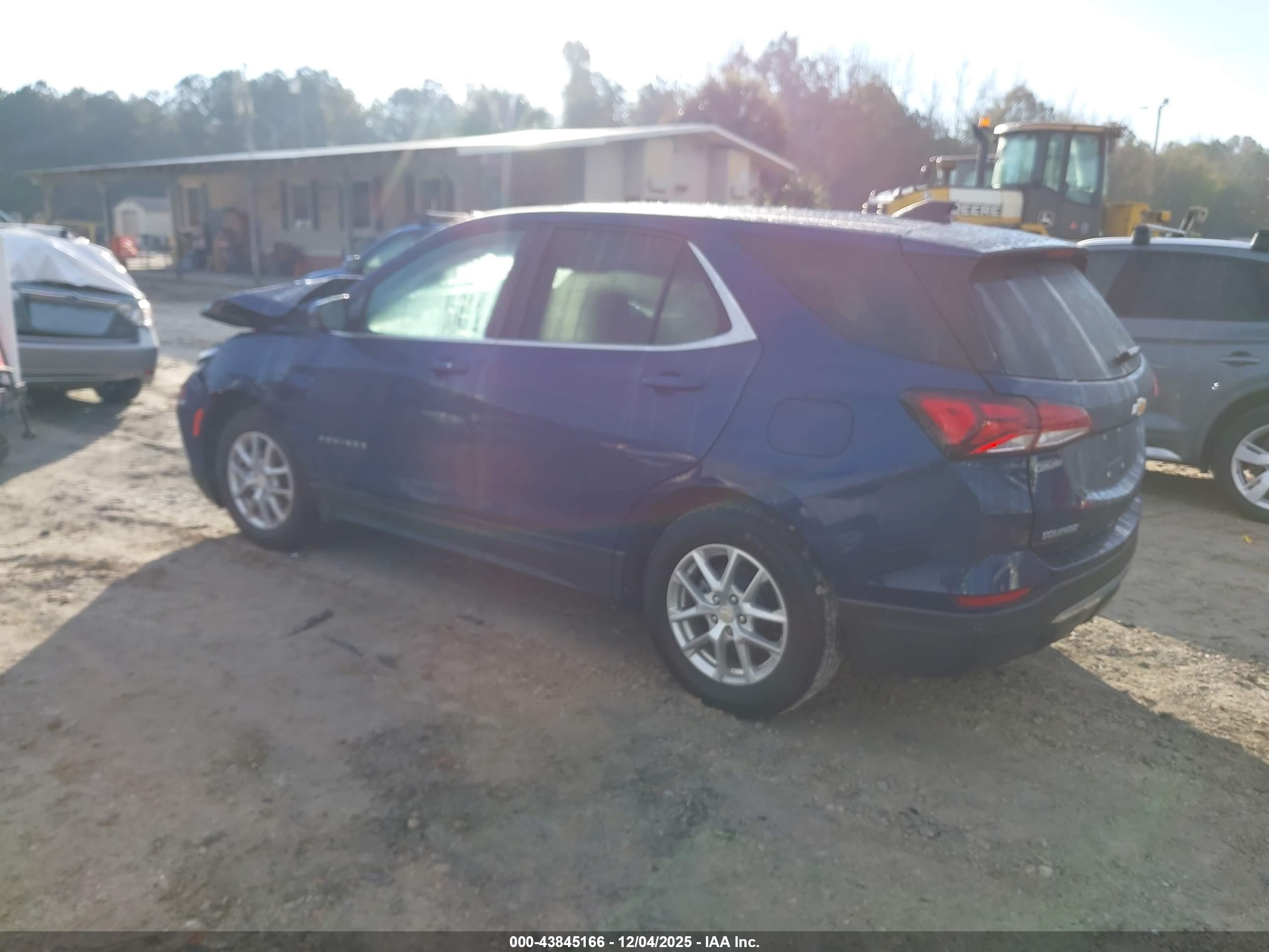 CHEVROLET EQUINOX image 3