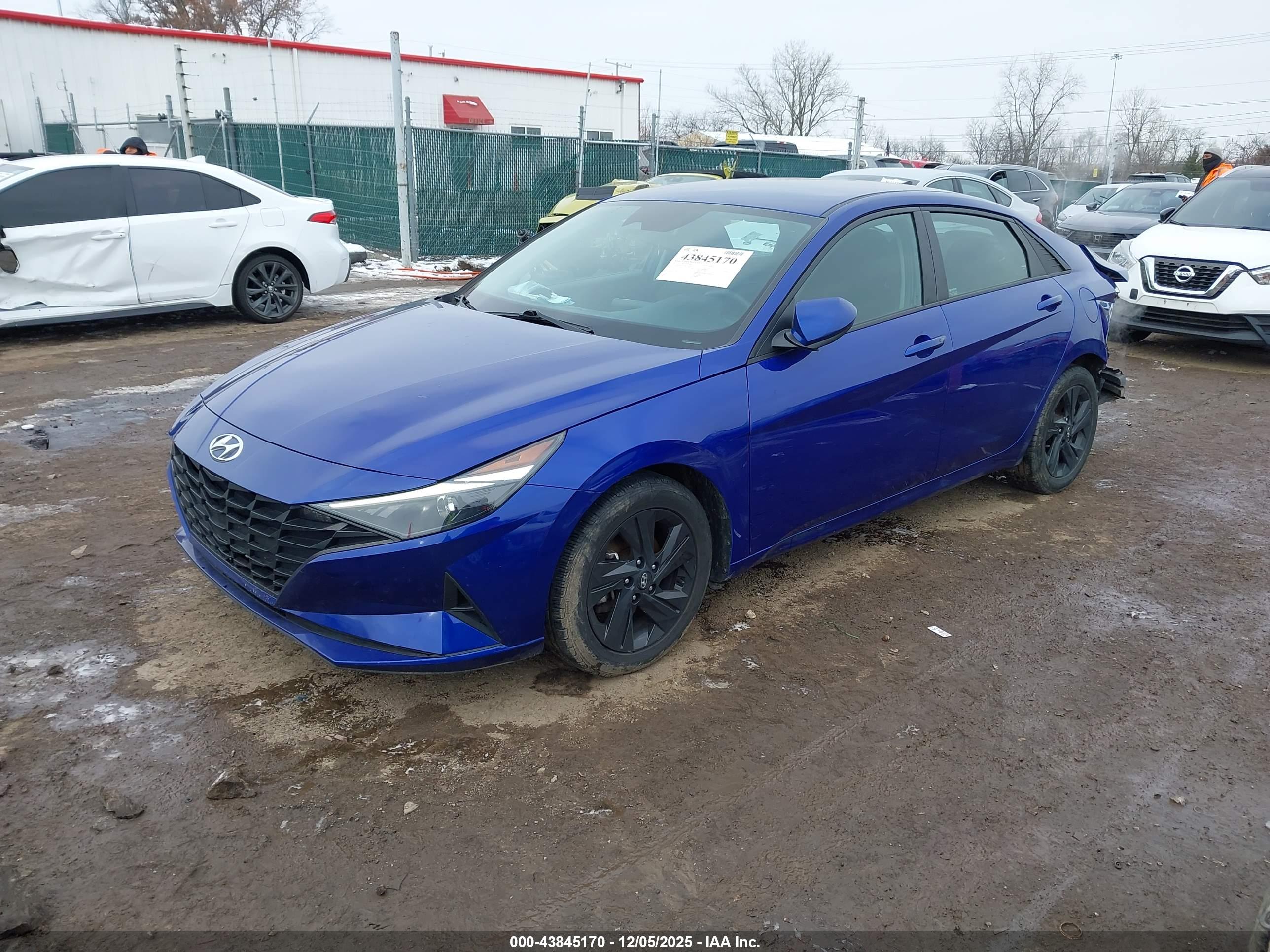 HYUNDAI ELANTRA image 2