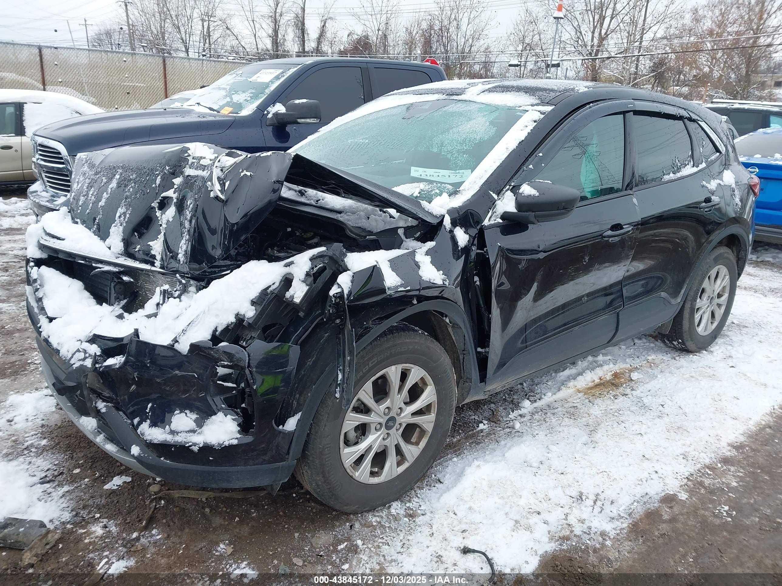 FORD ESCAPE image 2