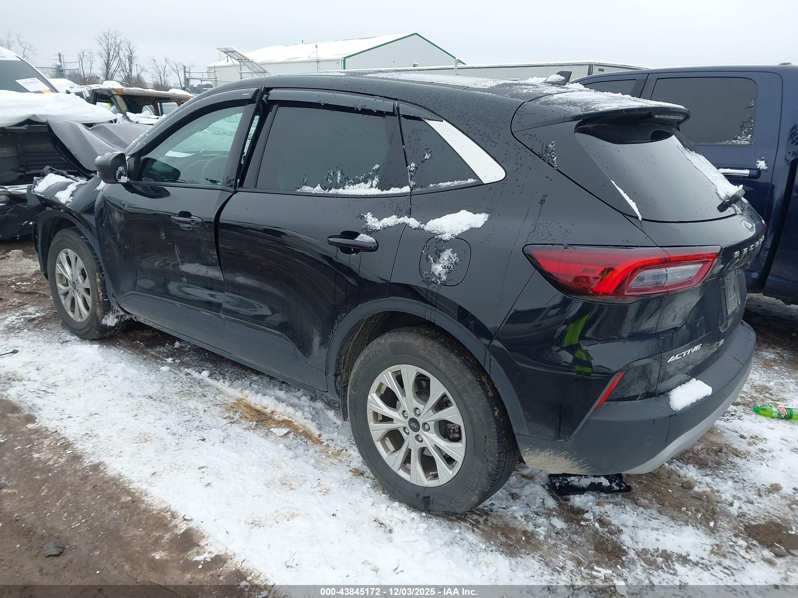 FORD ESCAPE image 3