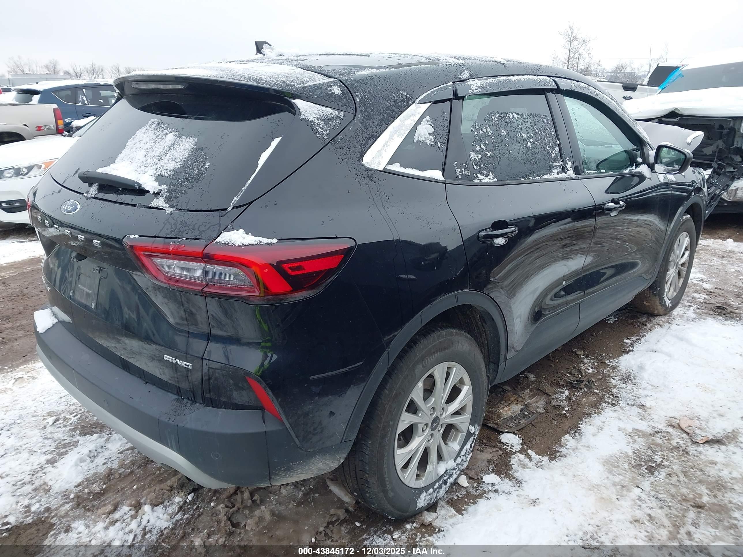 FORD ESCAPE image 4