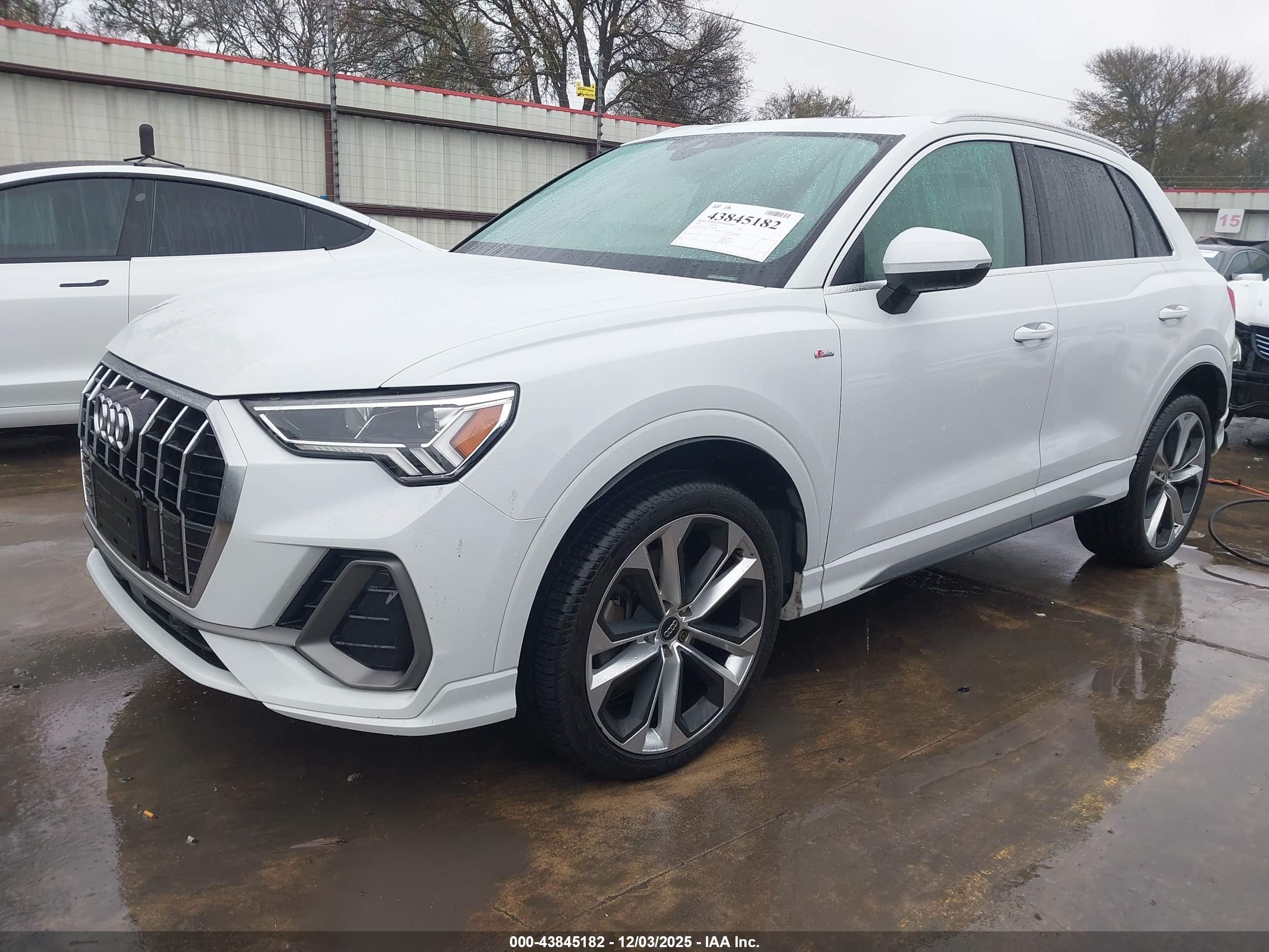 AUDI Q3 image 2
