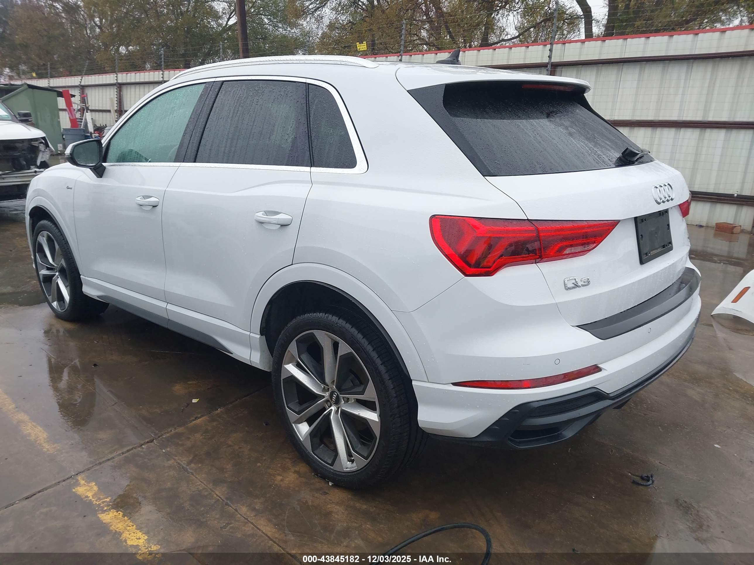 AUDI Q3 image 3