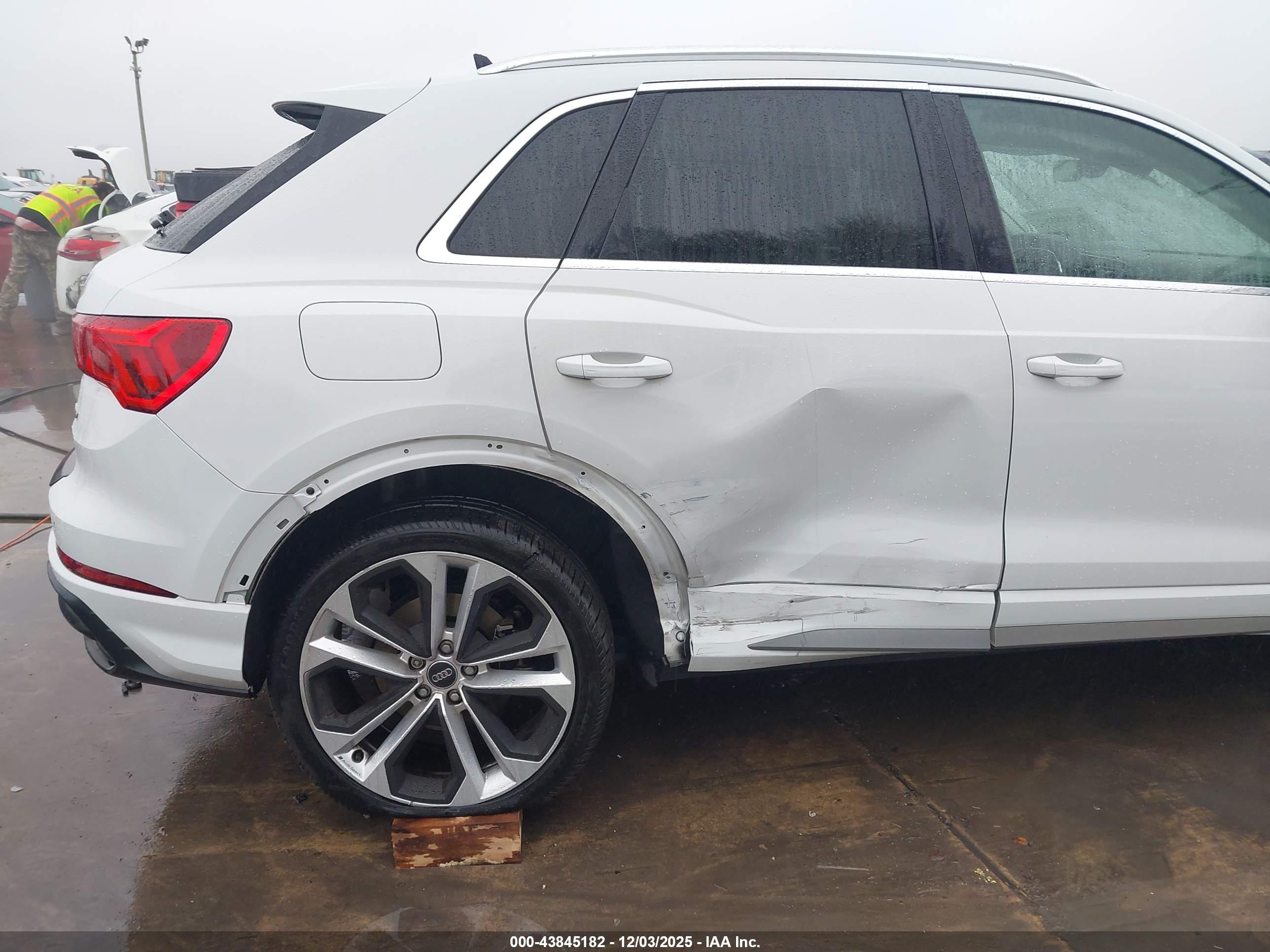 AUDI Q3 image 6