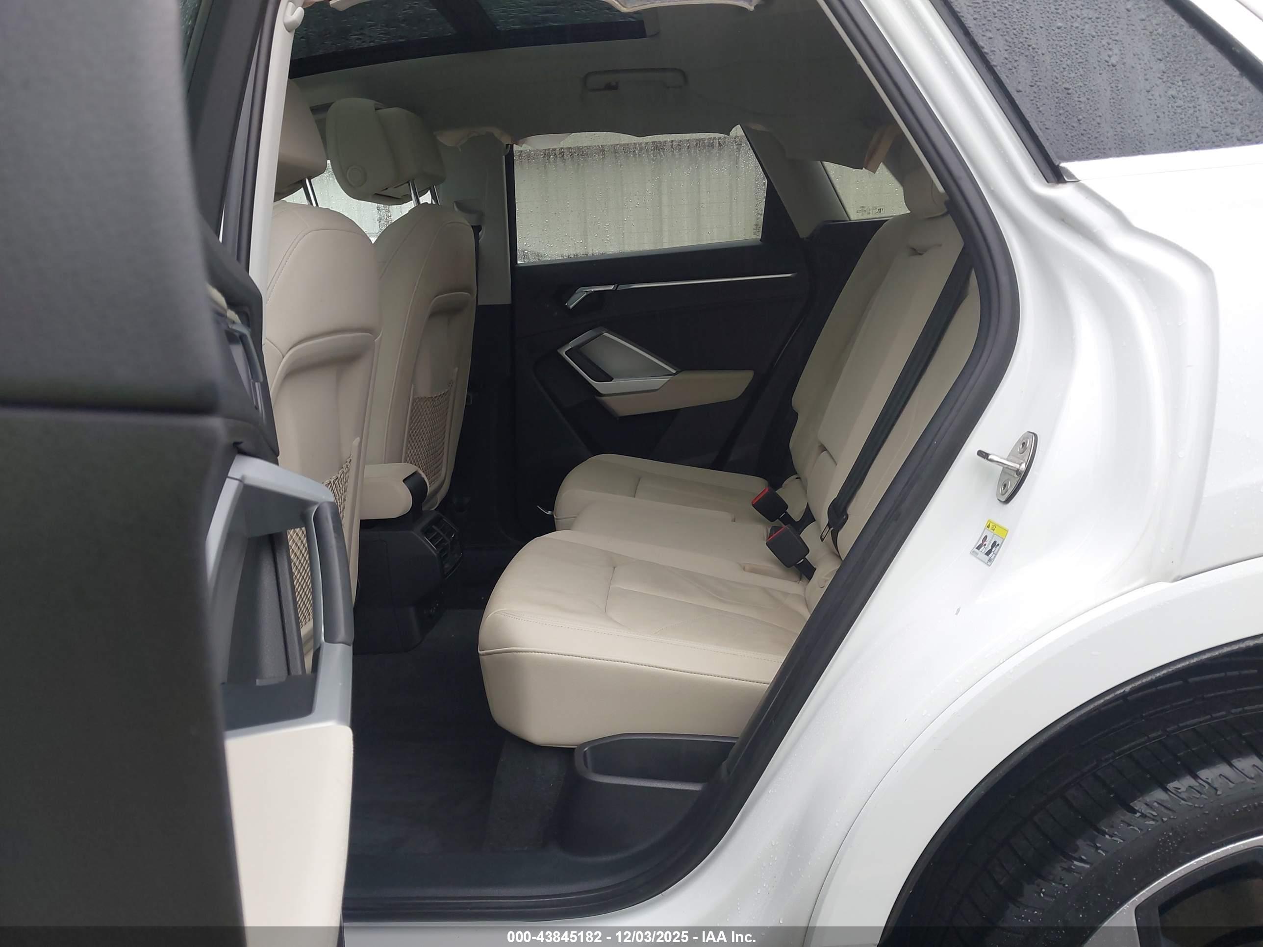 AUDI Q3 image 8