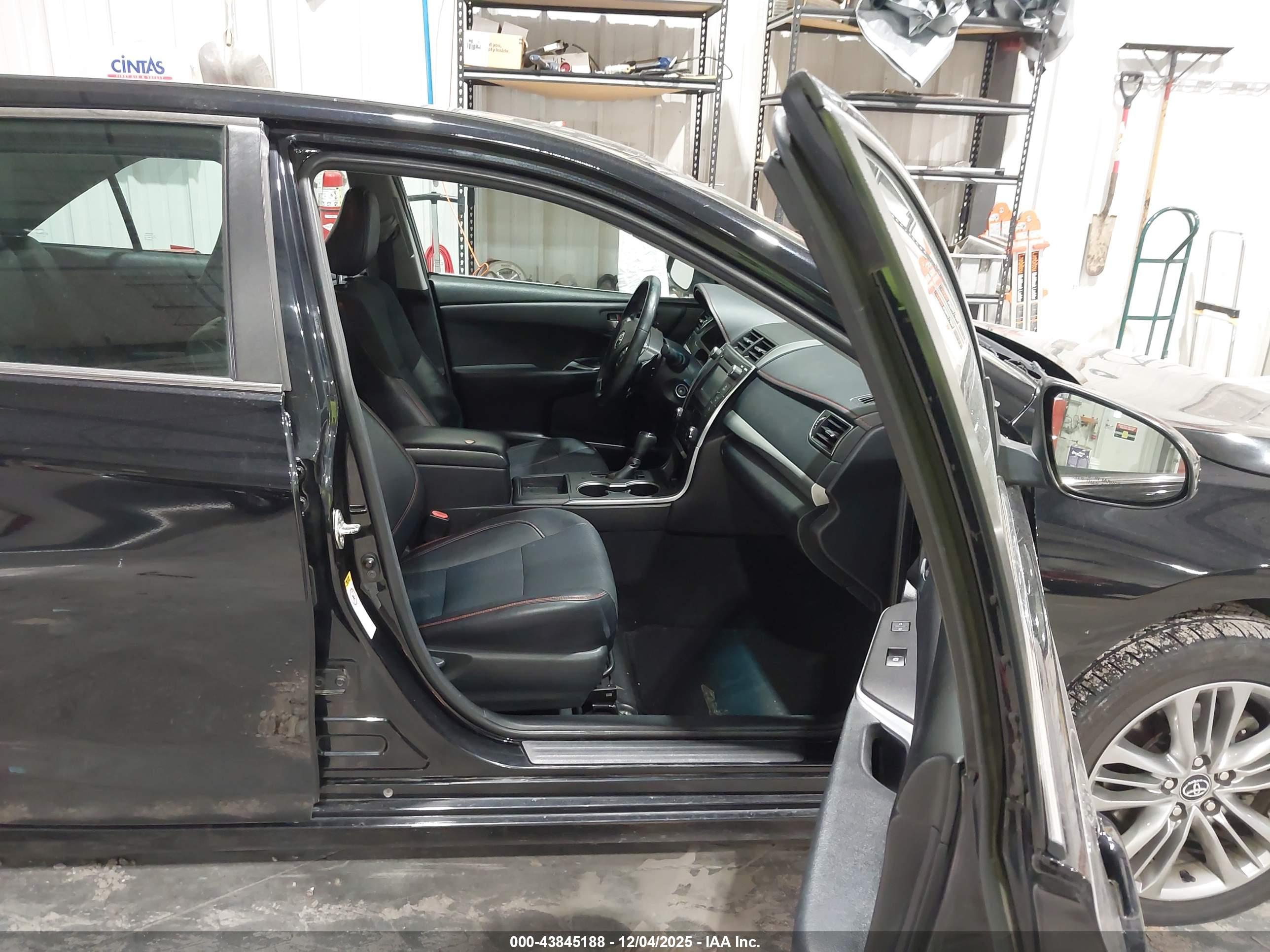 TOYOTA CAMRY image 5