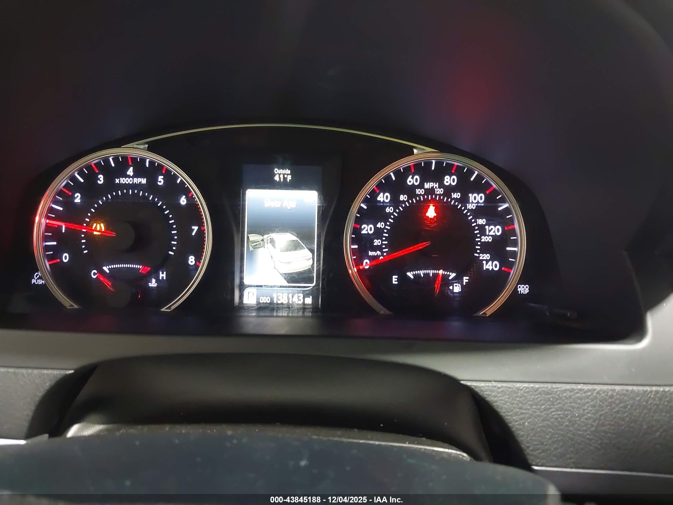 TOYOTA CAMRY image 7