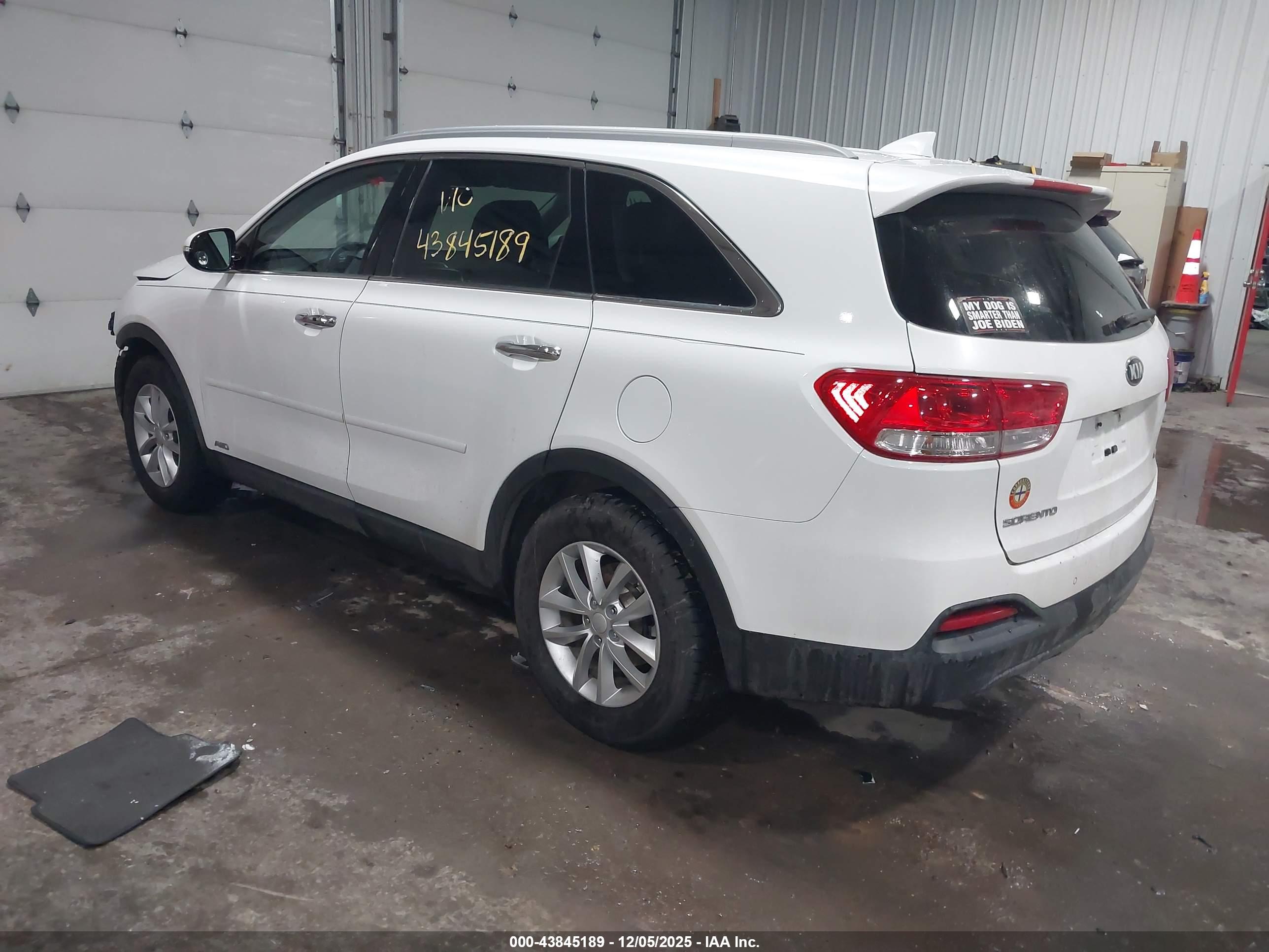 KIA SORENTO image 3