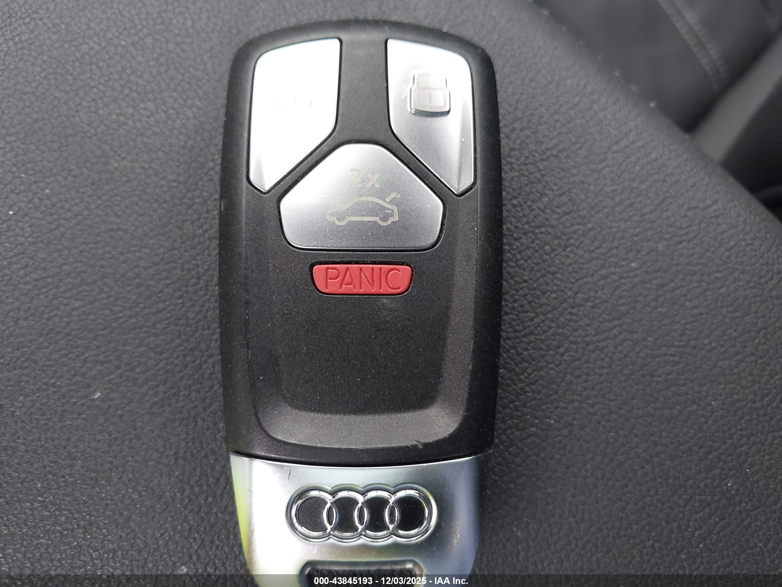 AUDI A4 image 11