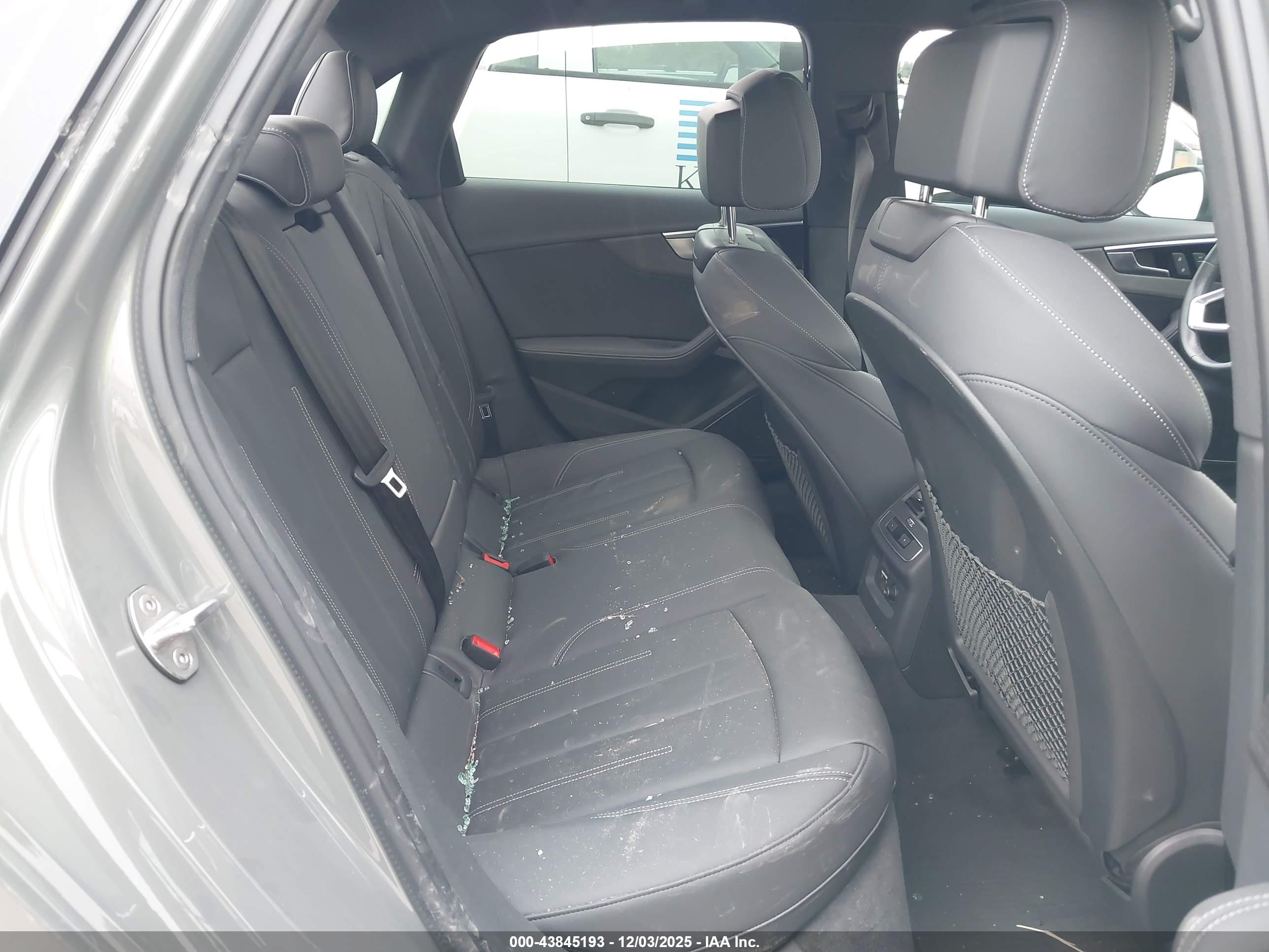 AUDI A4 image 8